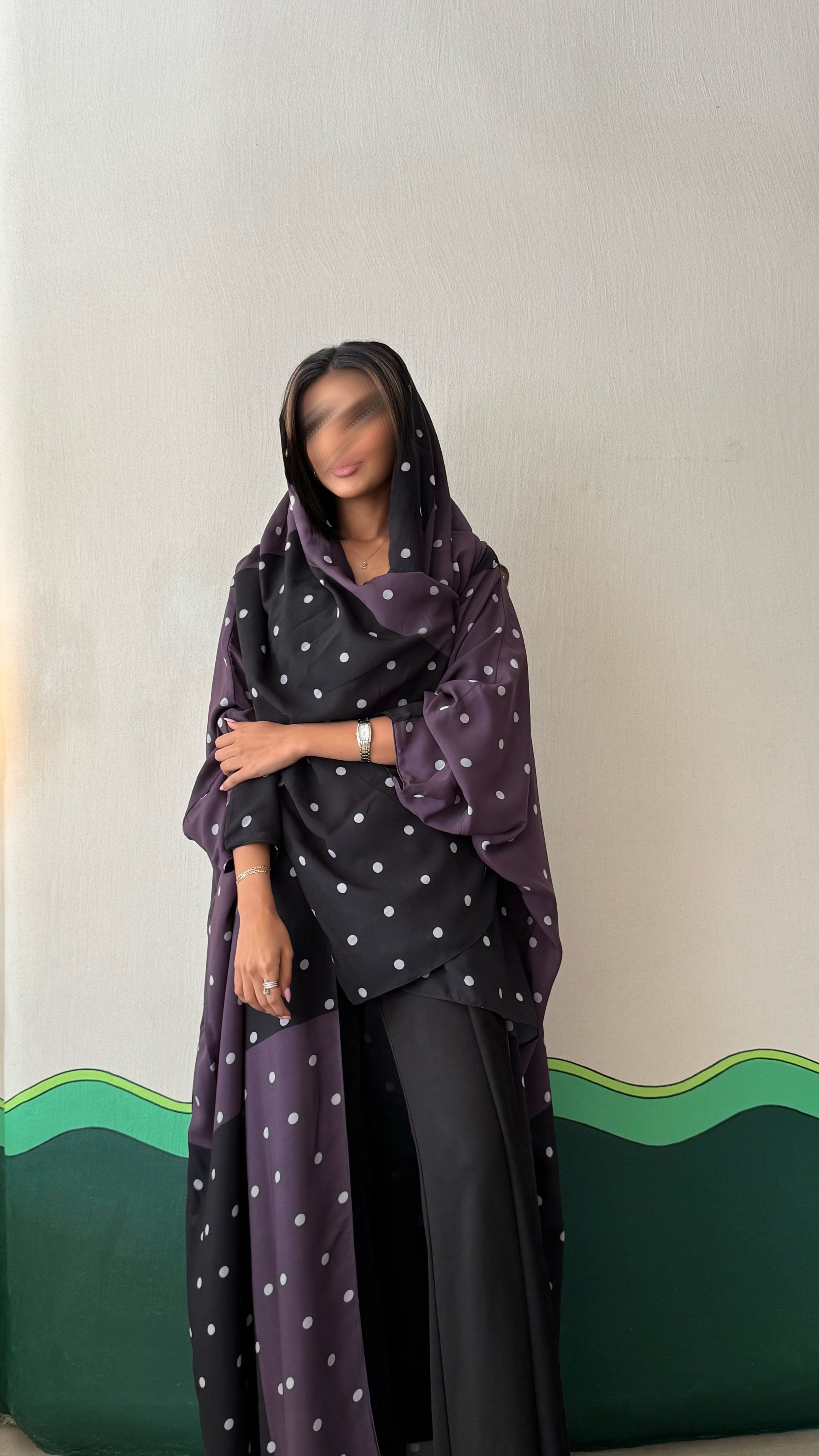 MWT451 - عباية منقطة اسود وبنفسجي - Aya