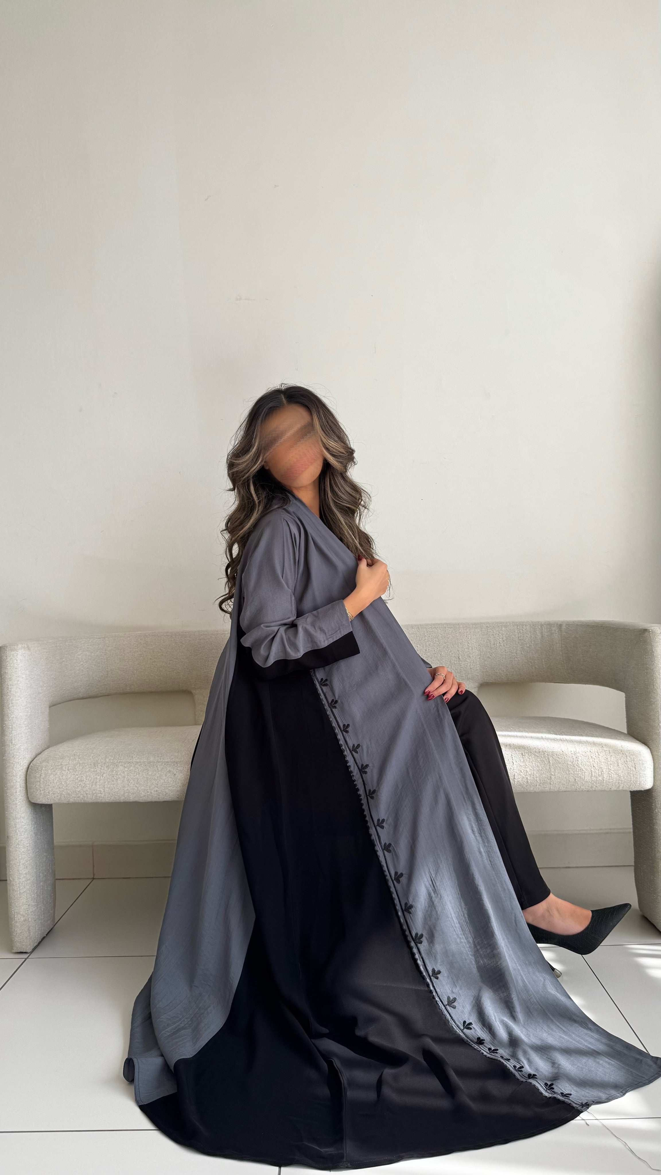 MW1736 - عباية لنن مكسر تطريز يدوي - Aya