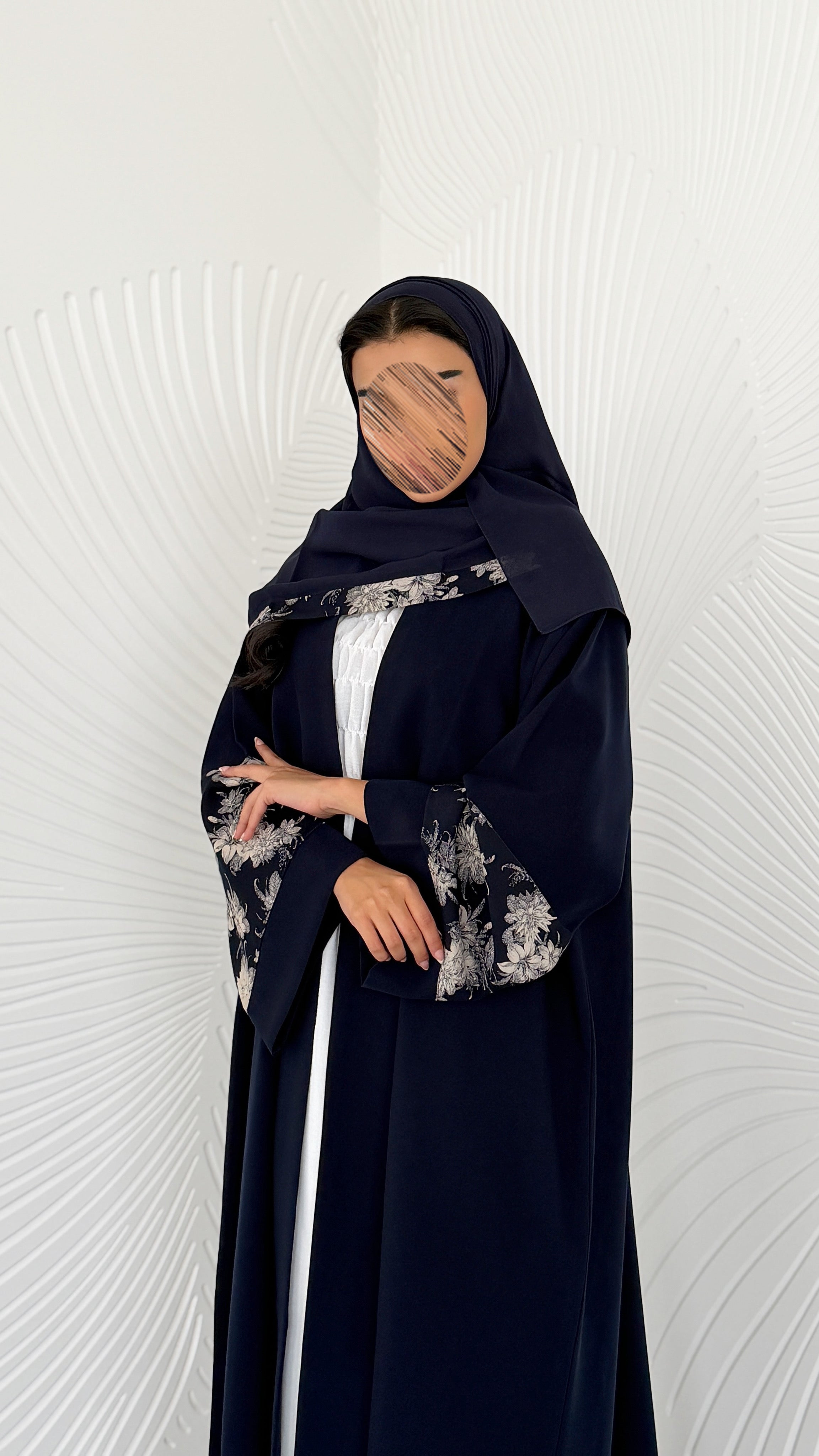 MWT5068 - إطلالة يومية عباية كحلي مع تدخيلات بلون يليق بكل وقت - Aya