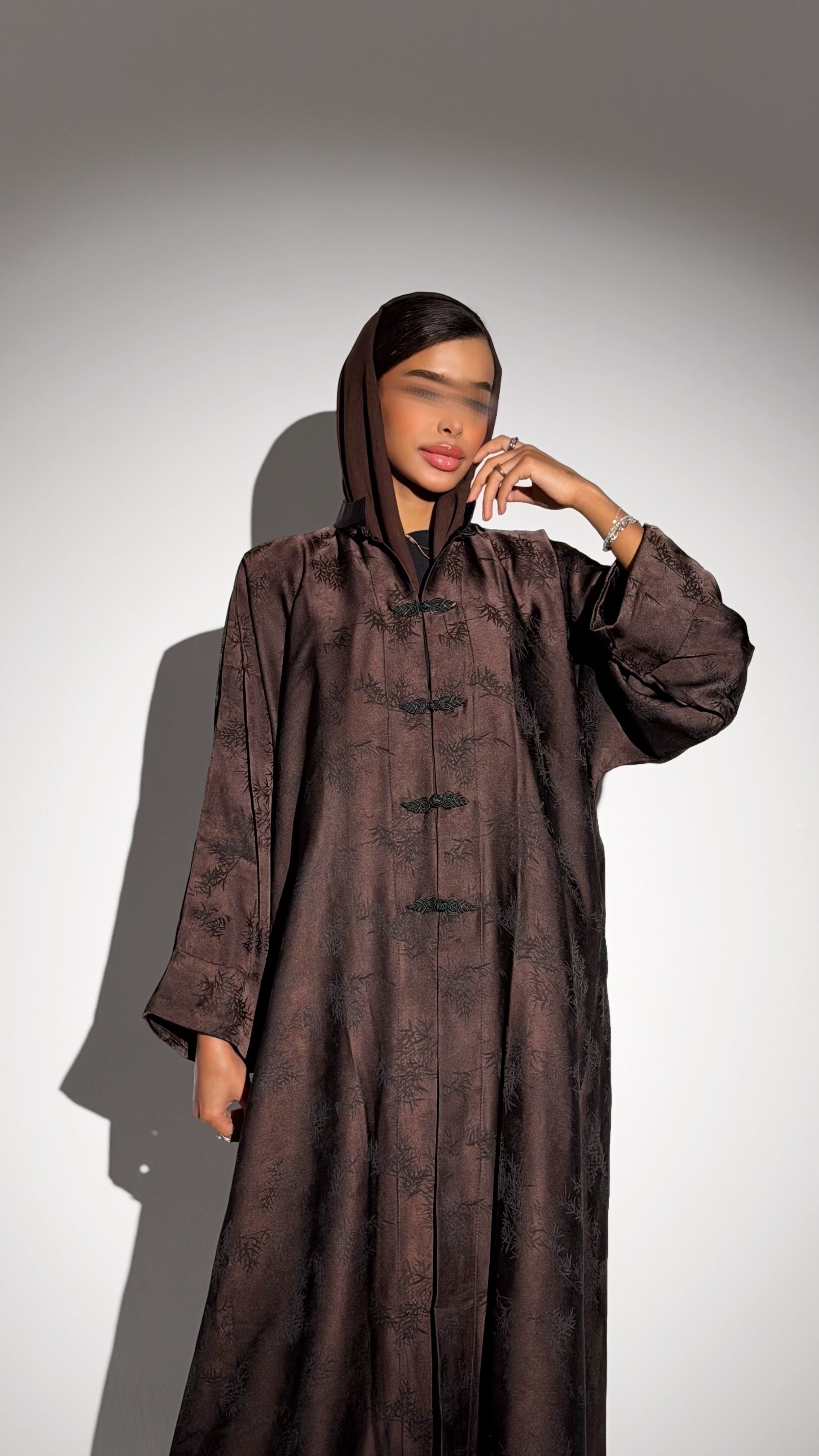 MW645 - Light Crepe Standing with Jacquard Half-Cloche