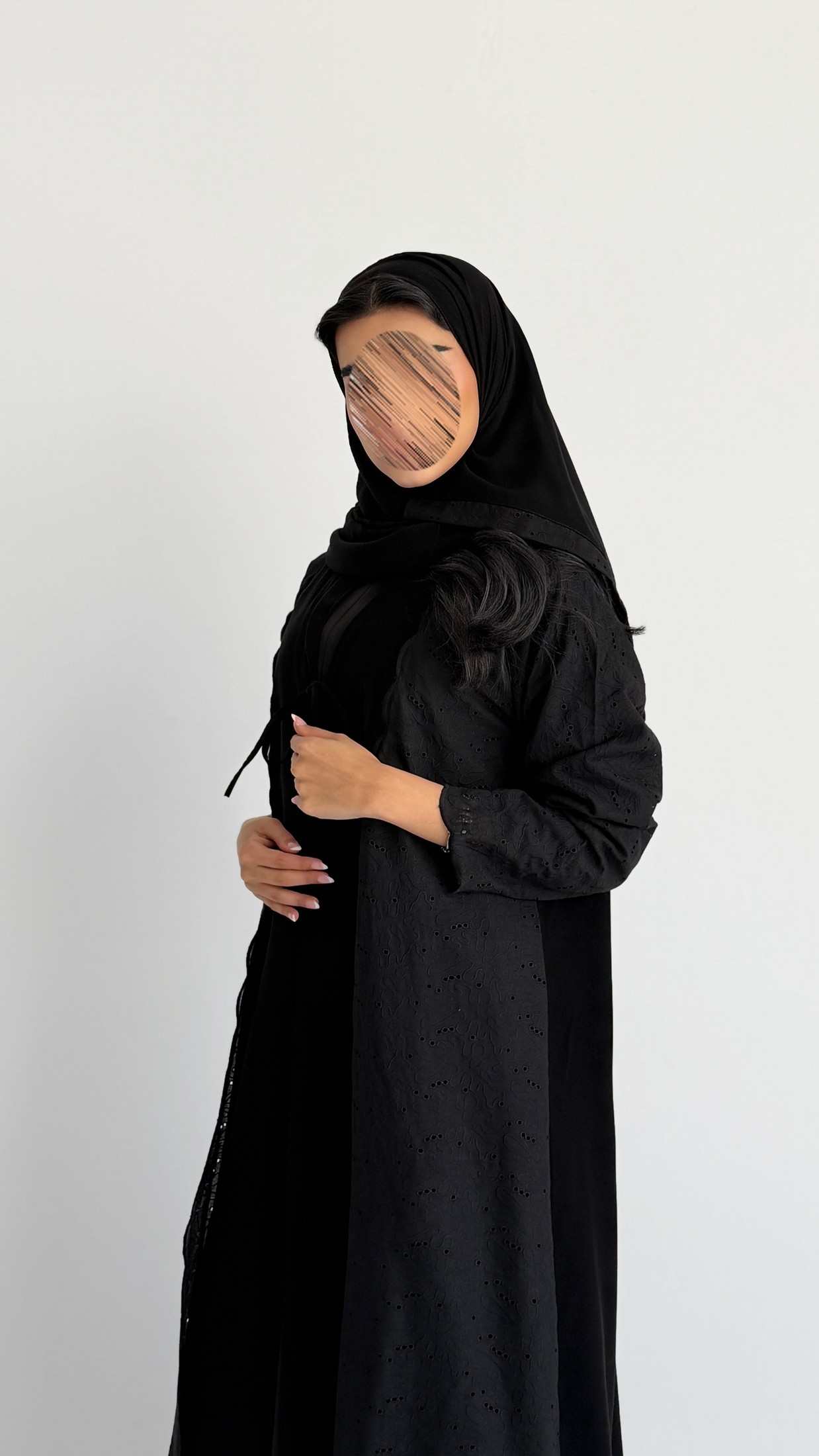 MWT2088 - عباية سوداء مع ربطة من الأمام - Aya