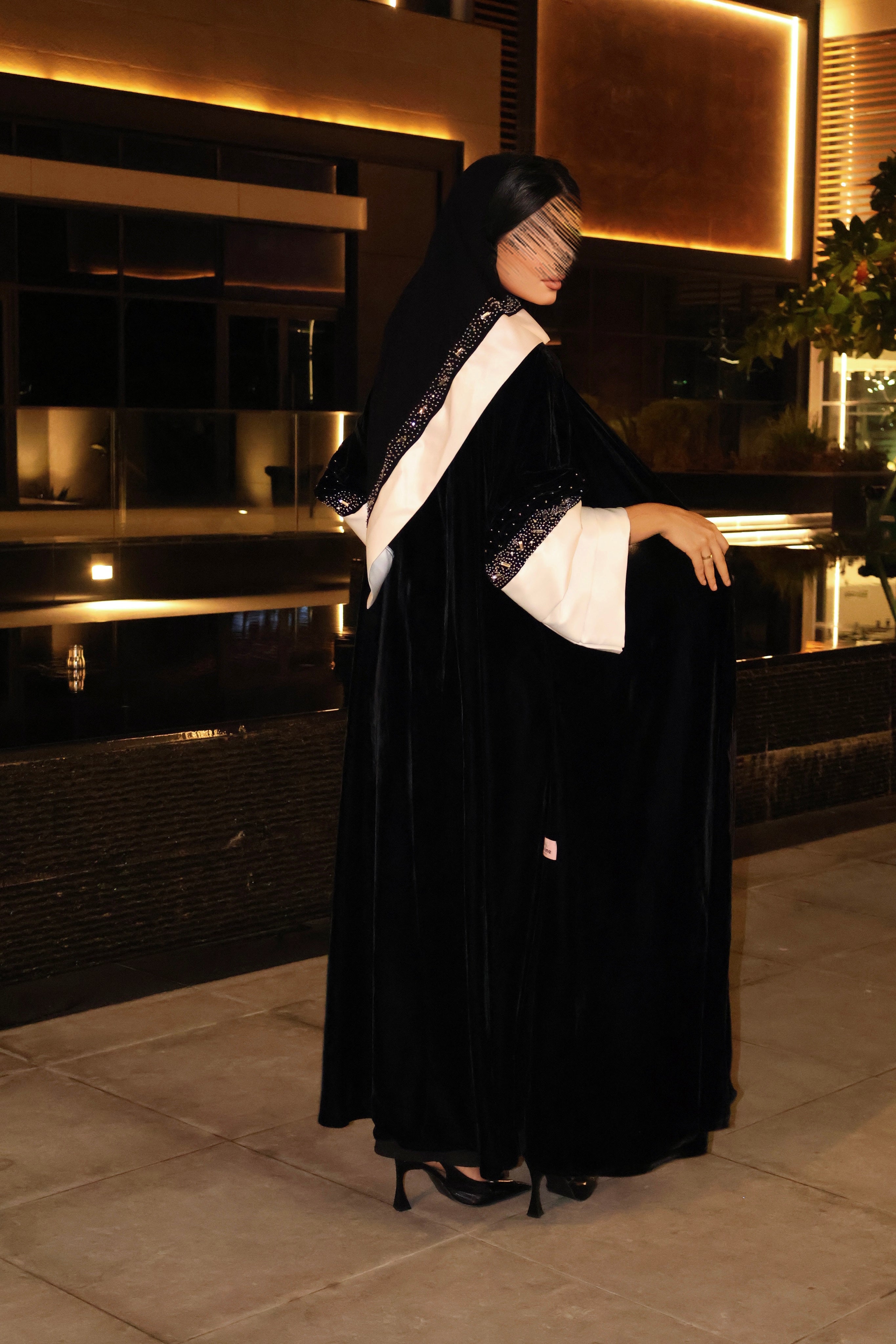 MW645 - Light Crepe Standing with Jacquard Half-Cloche