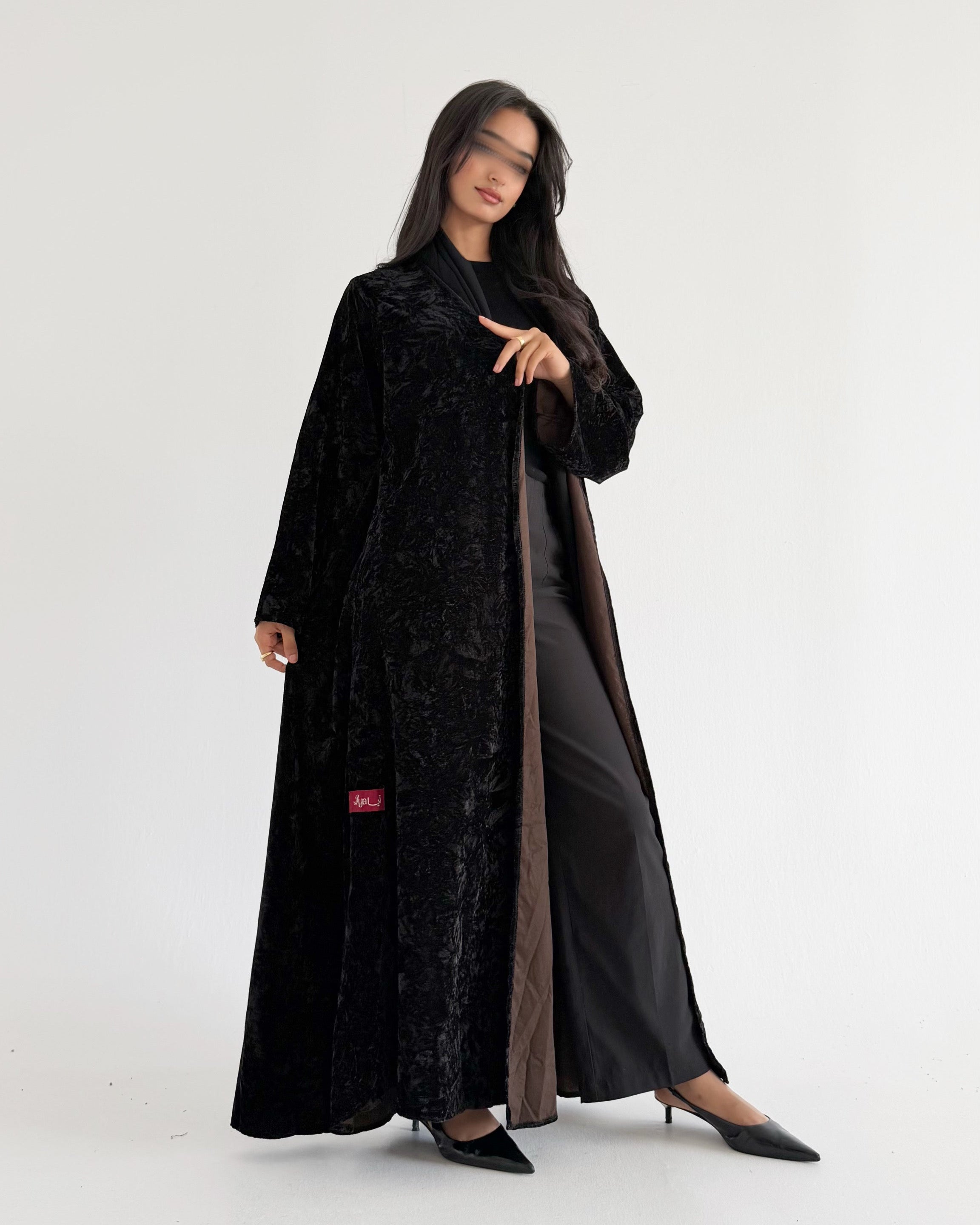 MW1769 - عباية مخمل مشجرة