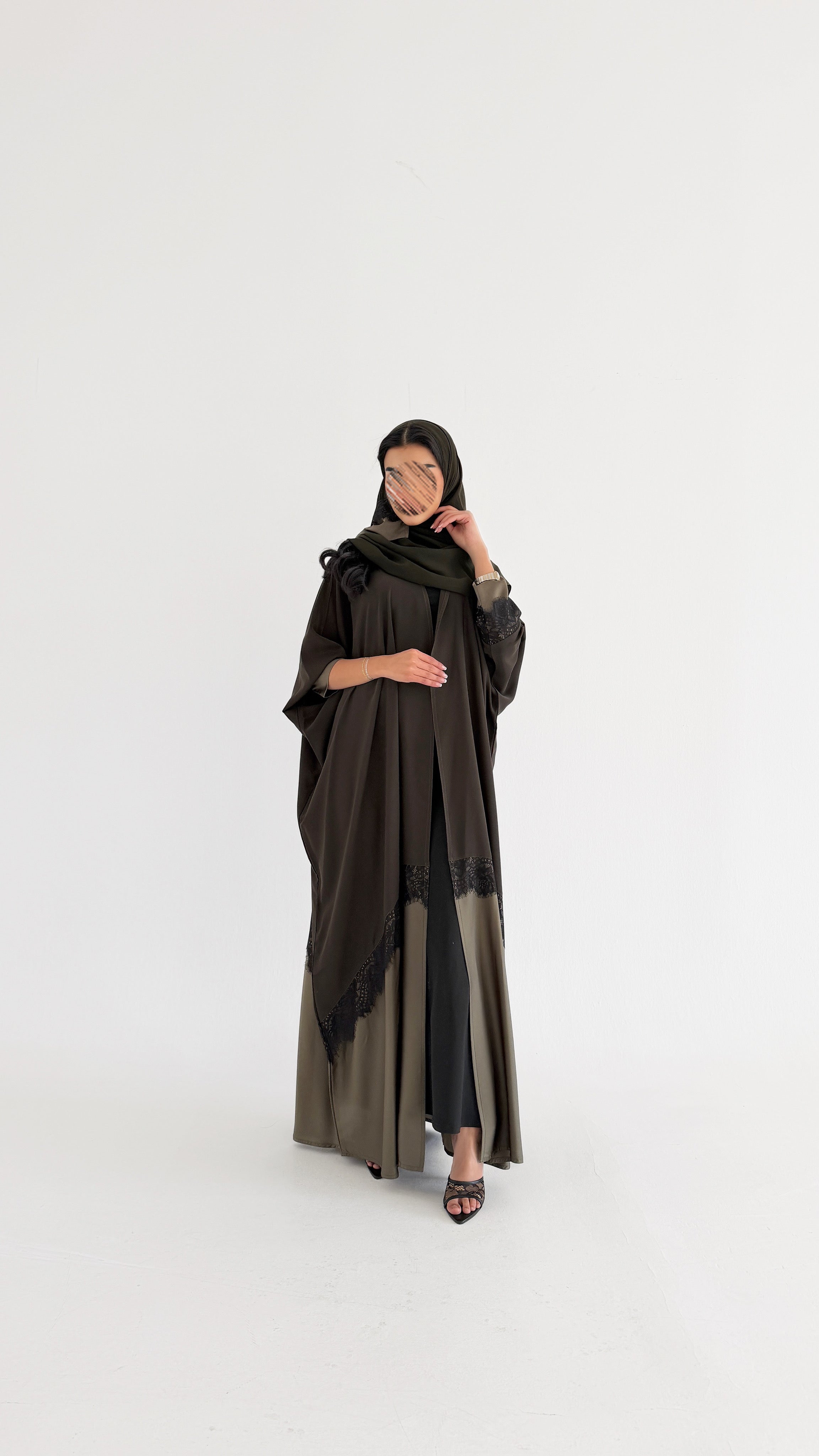 MWT2007 - عباية كريب زيتي مع دانتيل - Aya