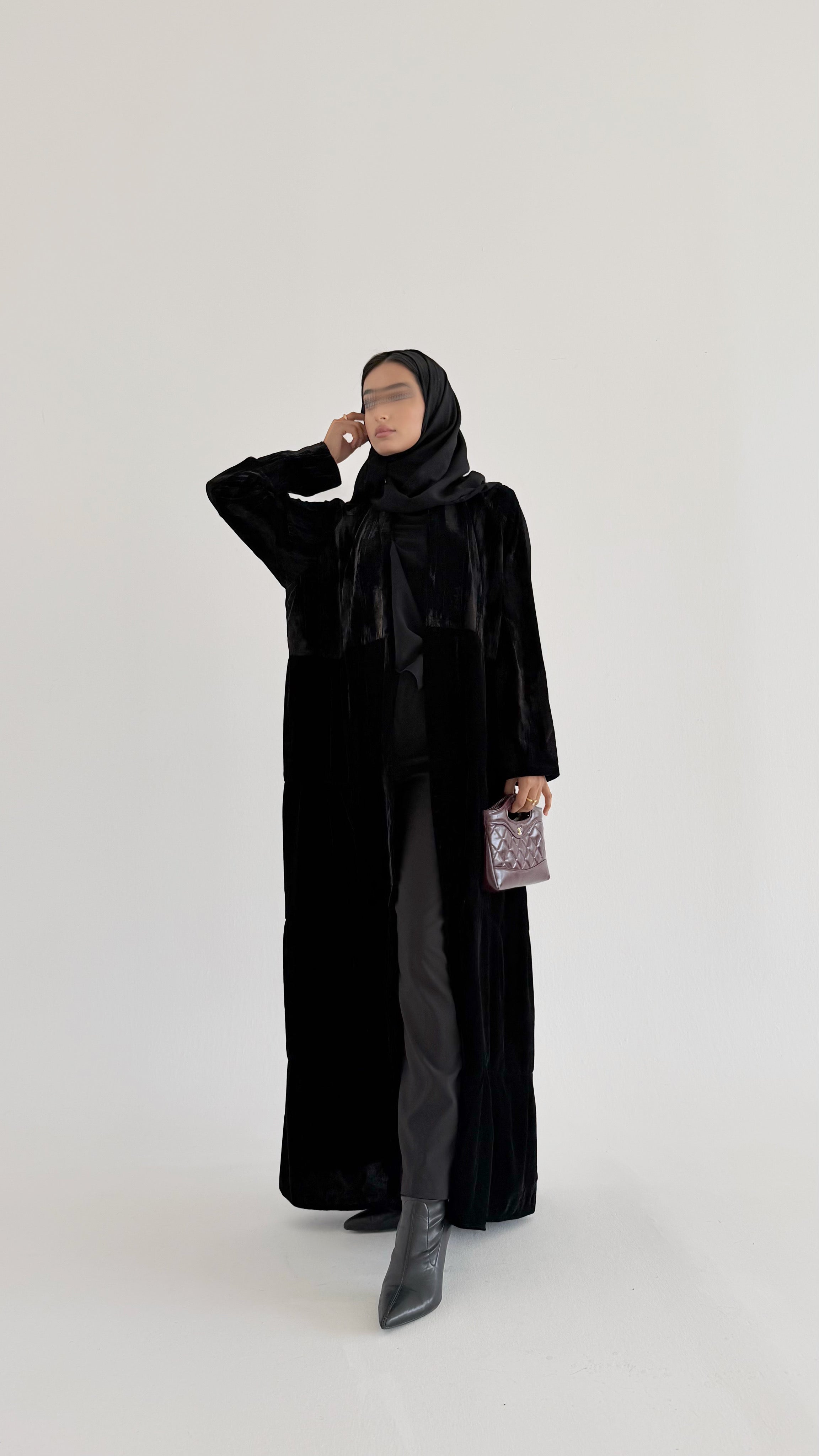 MW645 - Light Crepe Standing with Jacquard Half-Cloche