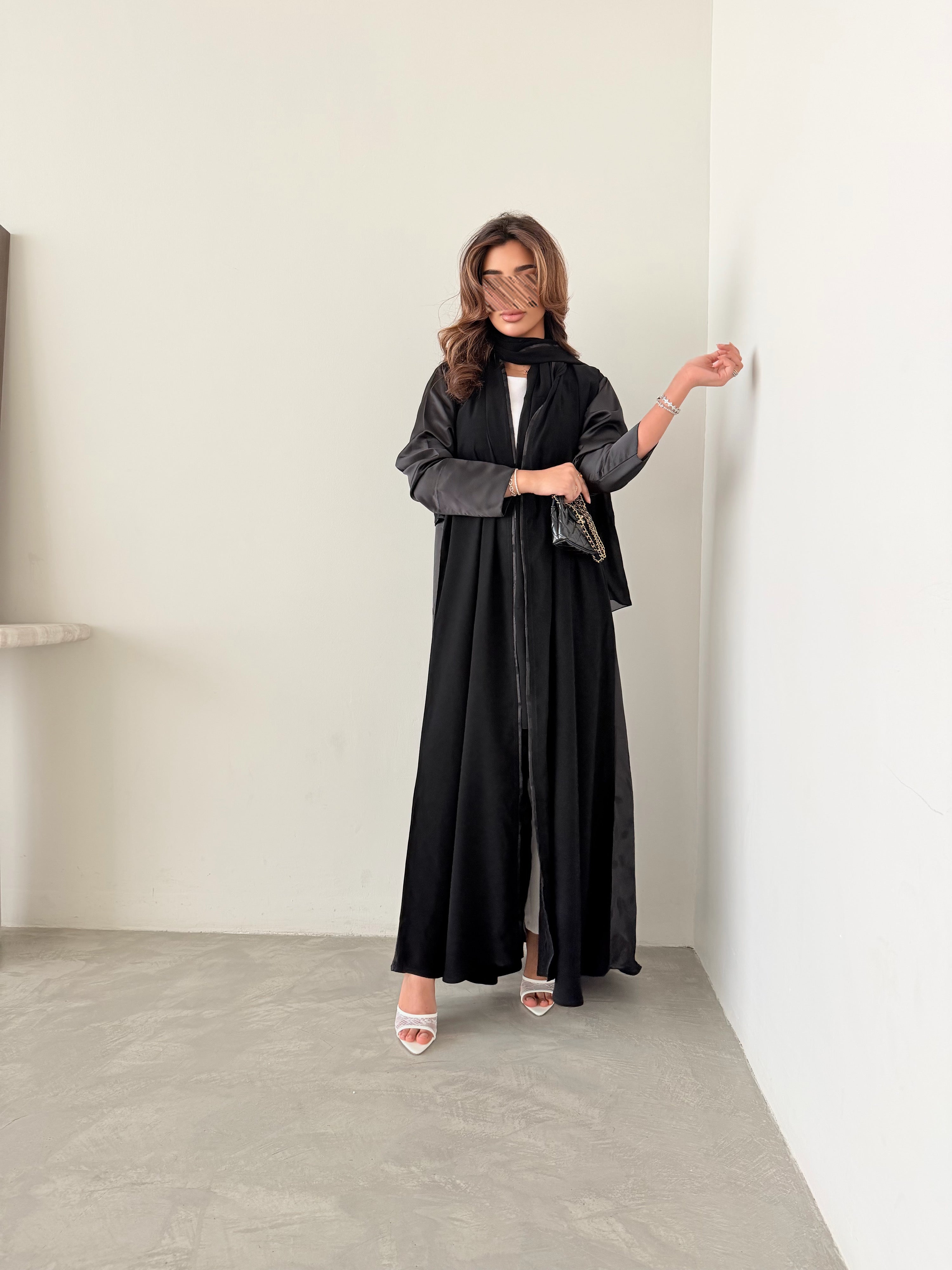 MW2111 - عباية كريب بقصة نص كلوش عصرية - Aya