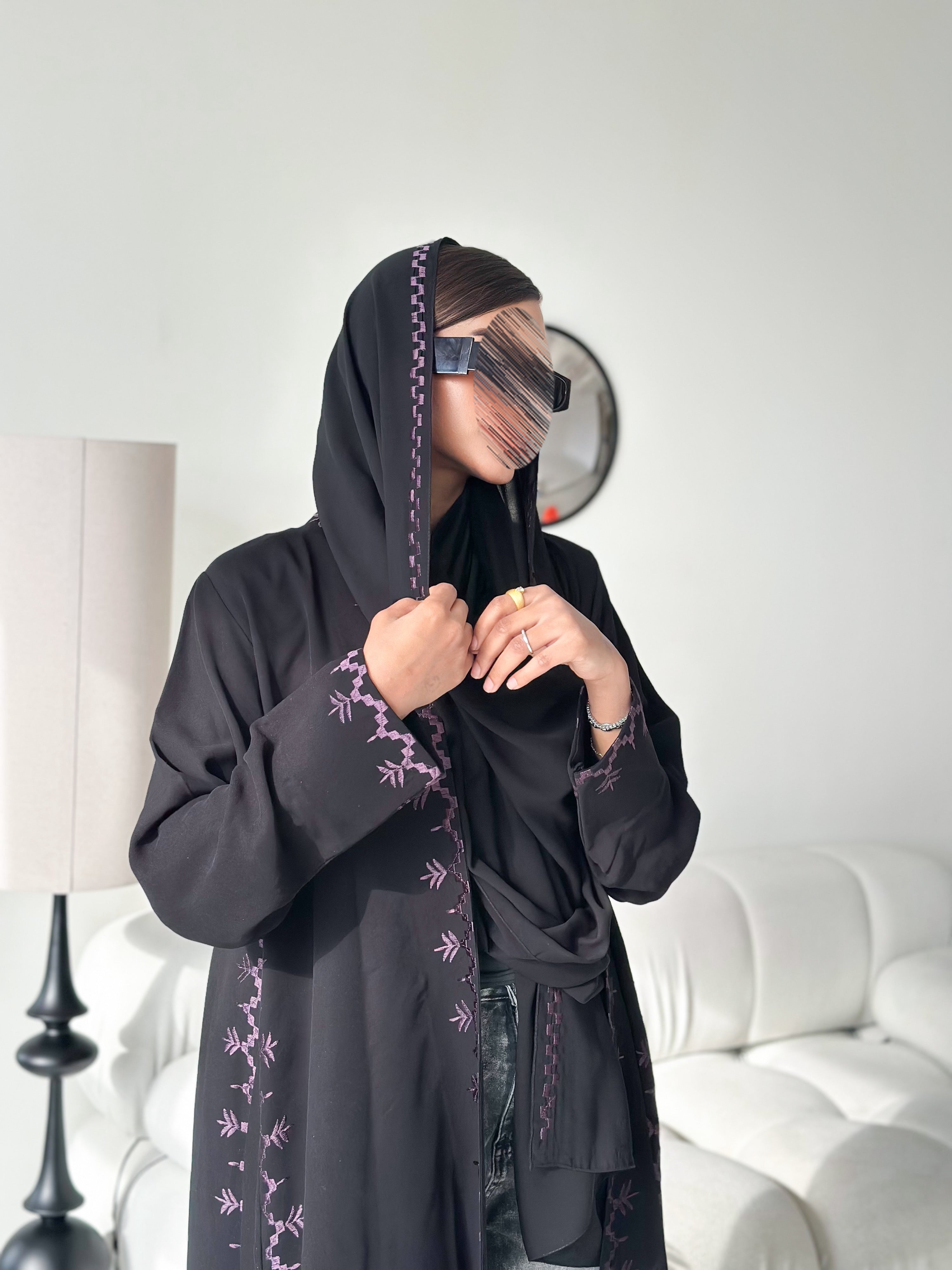 MW645 - Light Crepe Standing with Jacquard Half-Cloche