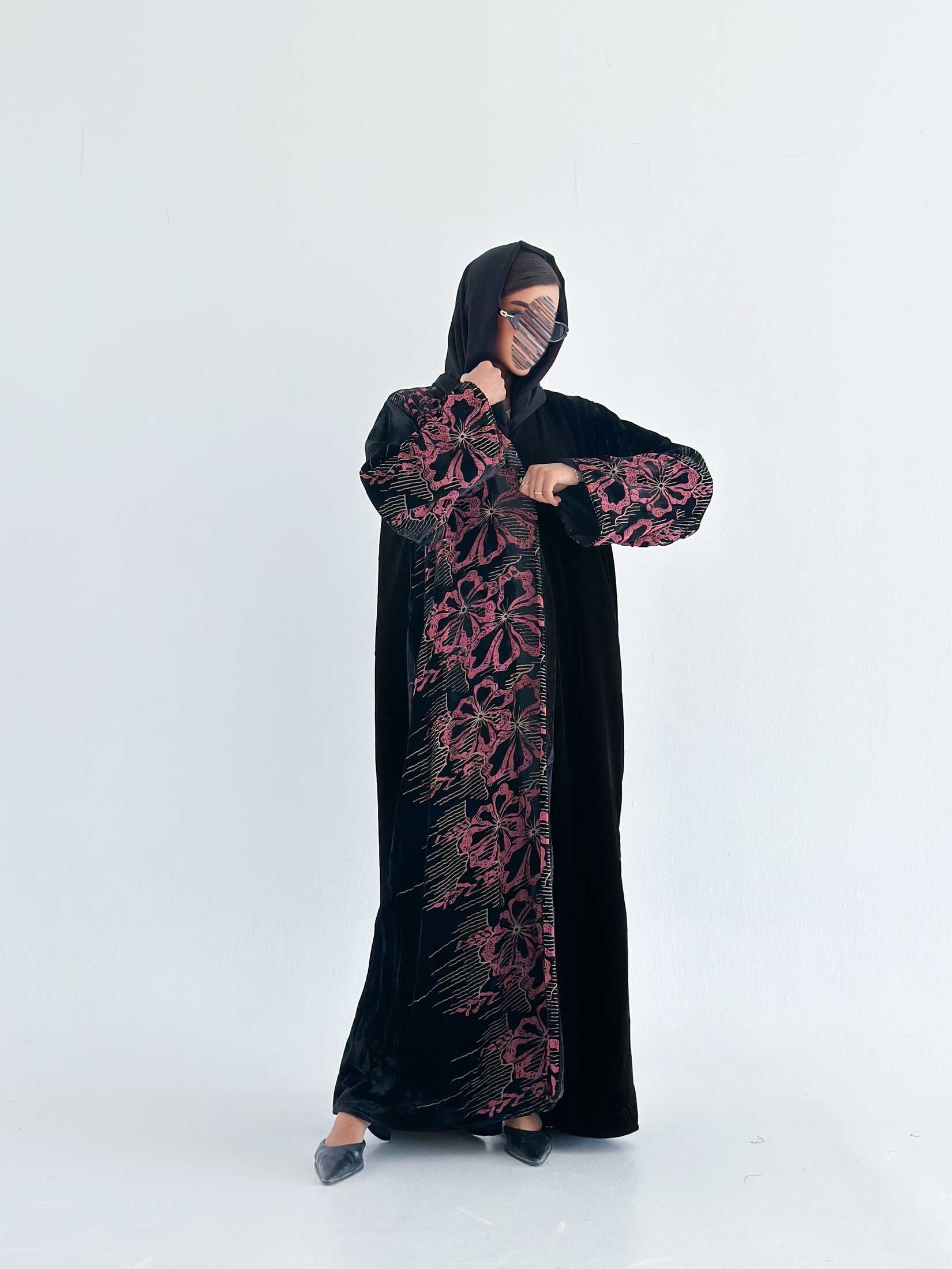 MWT554 - عباية مخمل مع شيفون طباعة - Aya