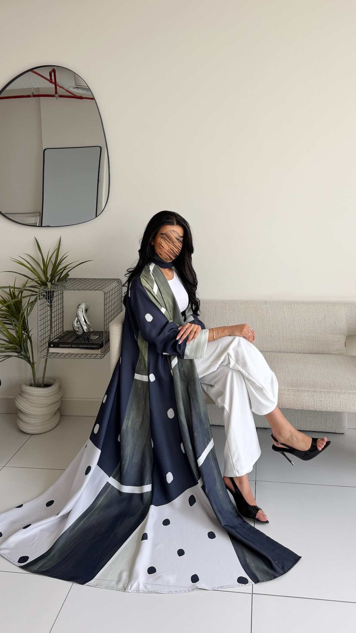 MWT1205 - عباية منقطة | Polka Dot Abaya - Aya