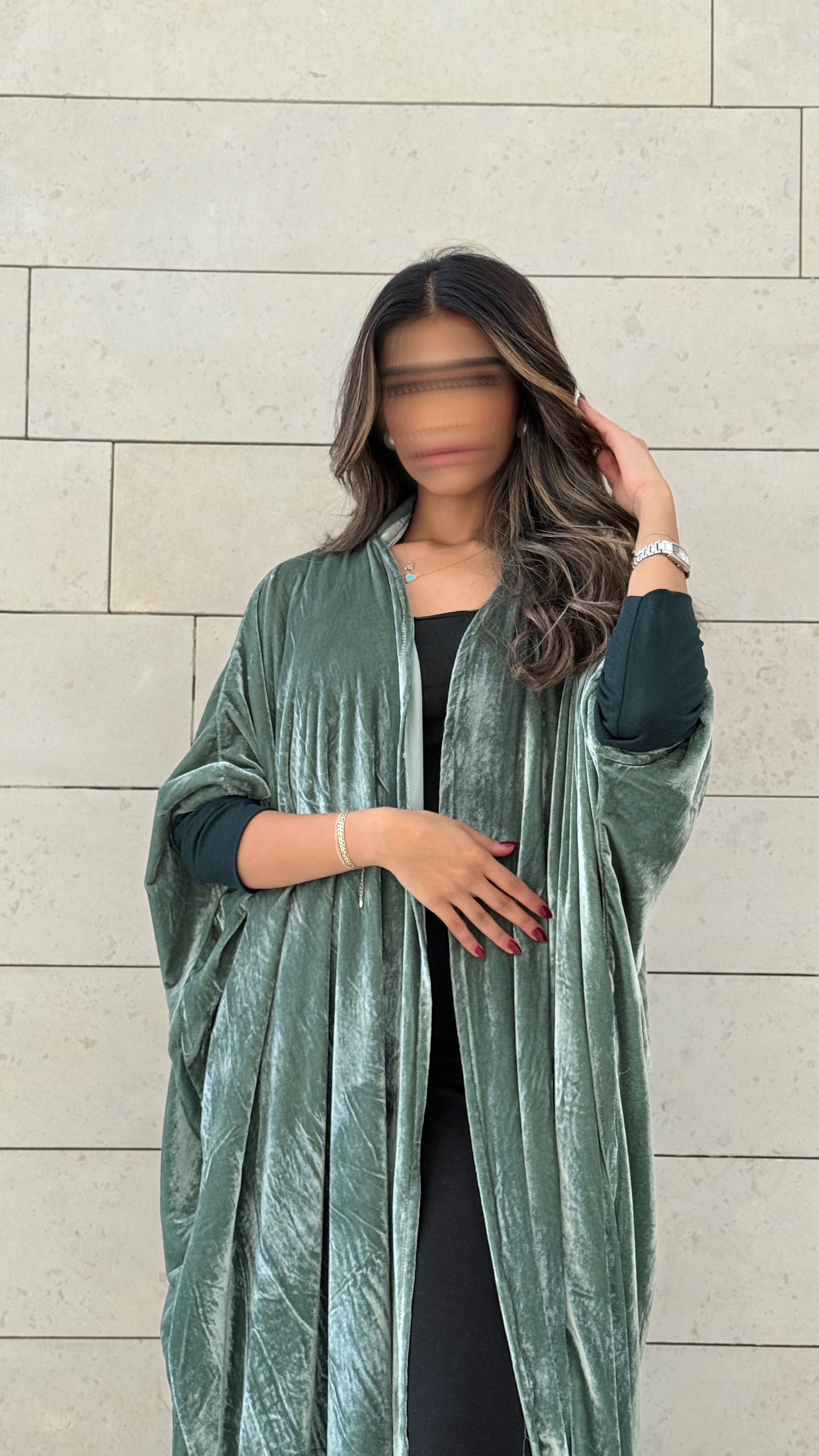 MWT564 - عباية مخمل زيتي فاتح مع أكمام استرتش - Aya