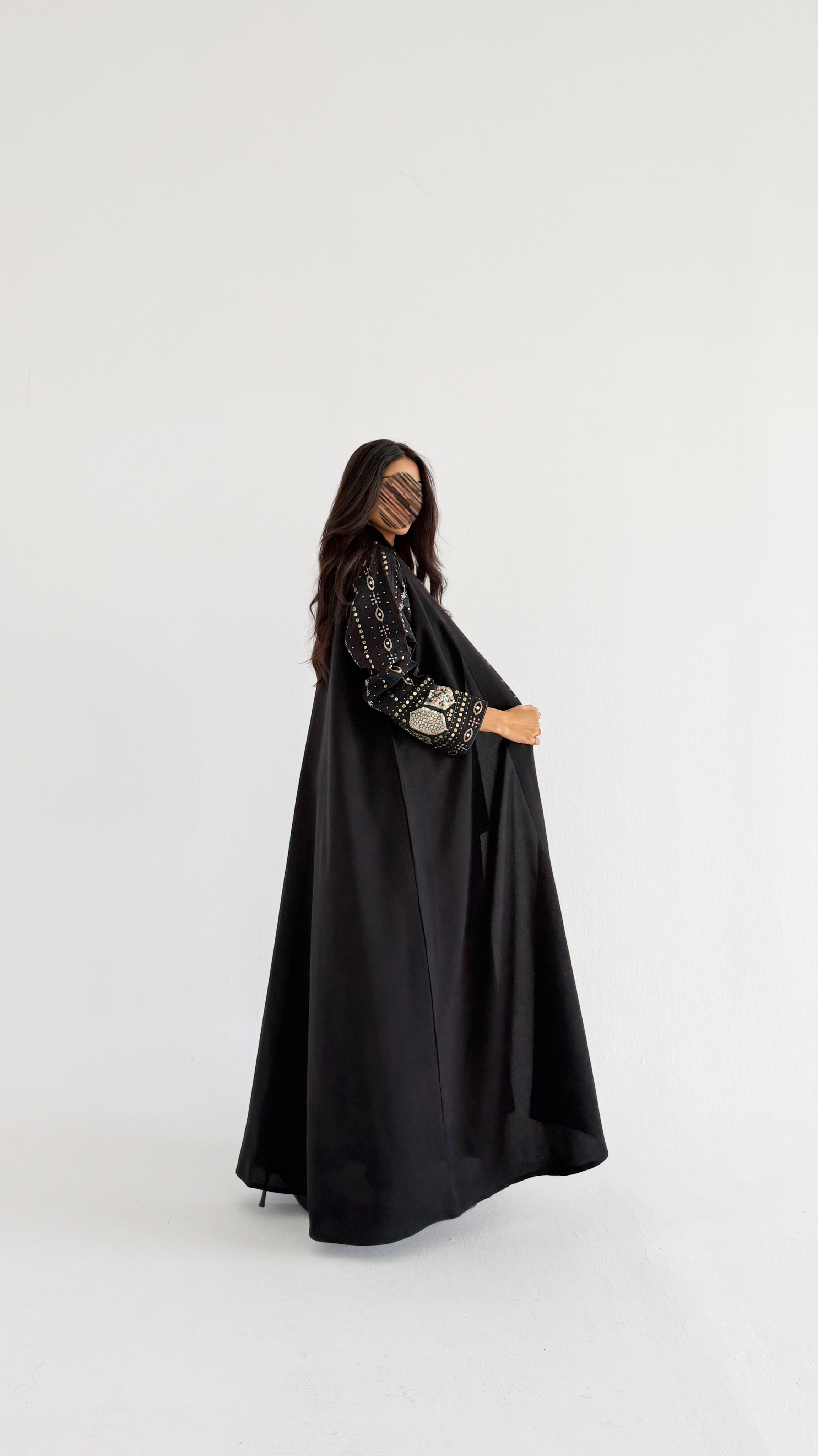 MWT1354 عباية اسود بتدخيله ركامة - Aya