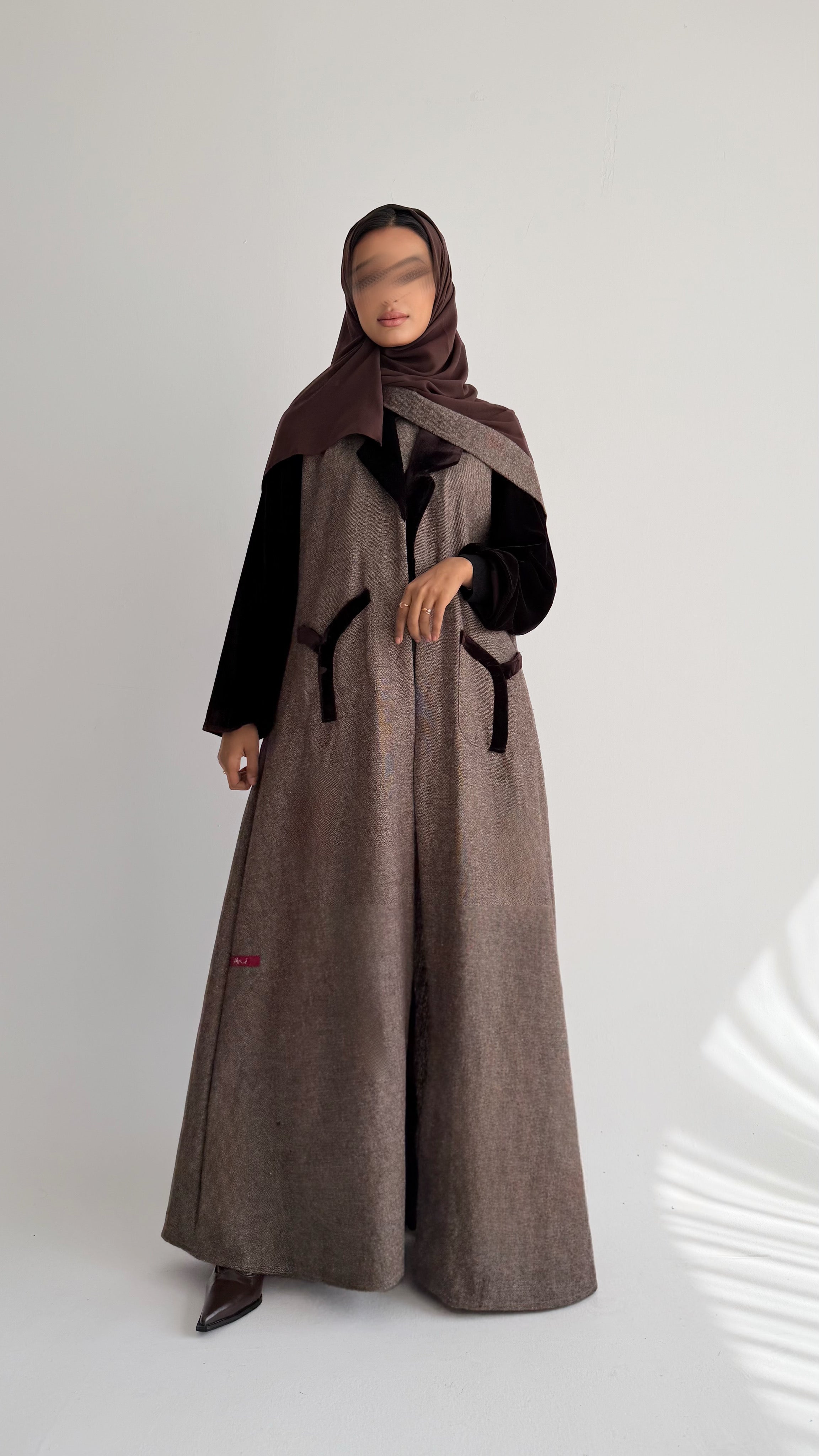 MWT818 - عباية مخمل بتدخيلة لنن|Velvet Linen Blazer Abaya - Aya