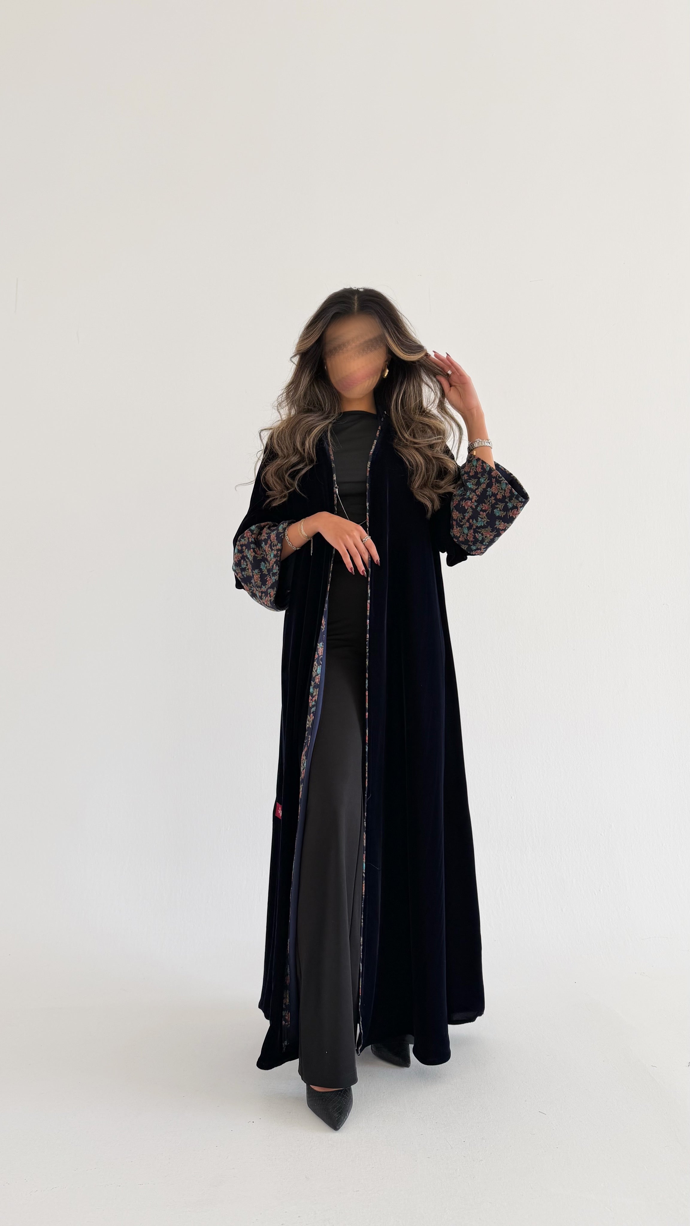 MWT708 - عباية مخمل مع تدخيلة كشميري كحلي | Velvet abaya with Navy Kashmiri - Aya