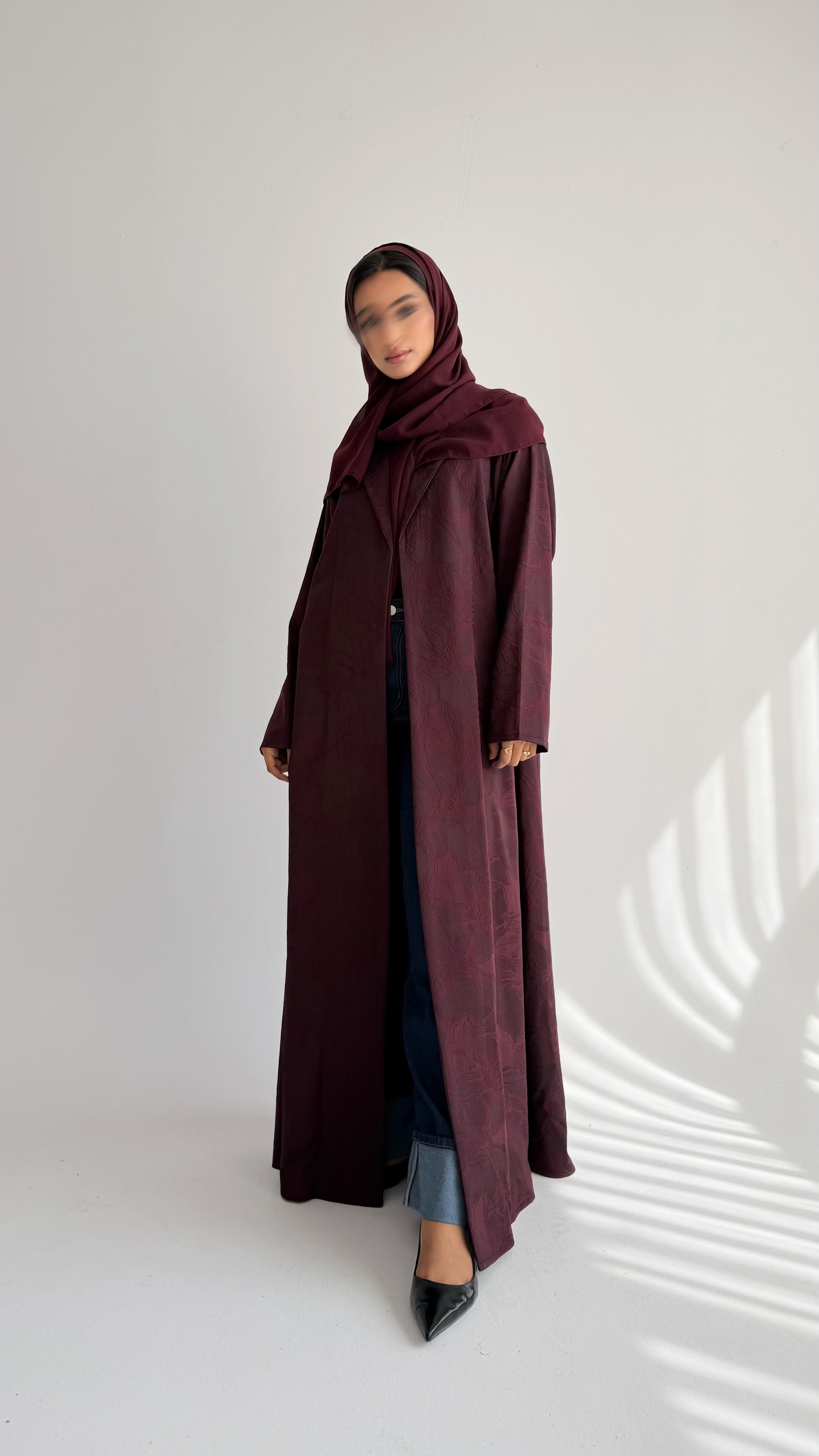 MWT812 - عباية بليزر عنابي جاكار - Aya