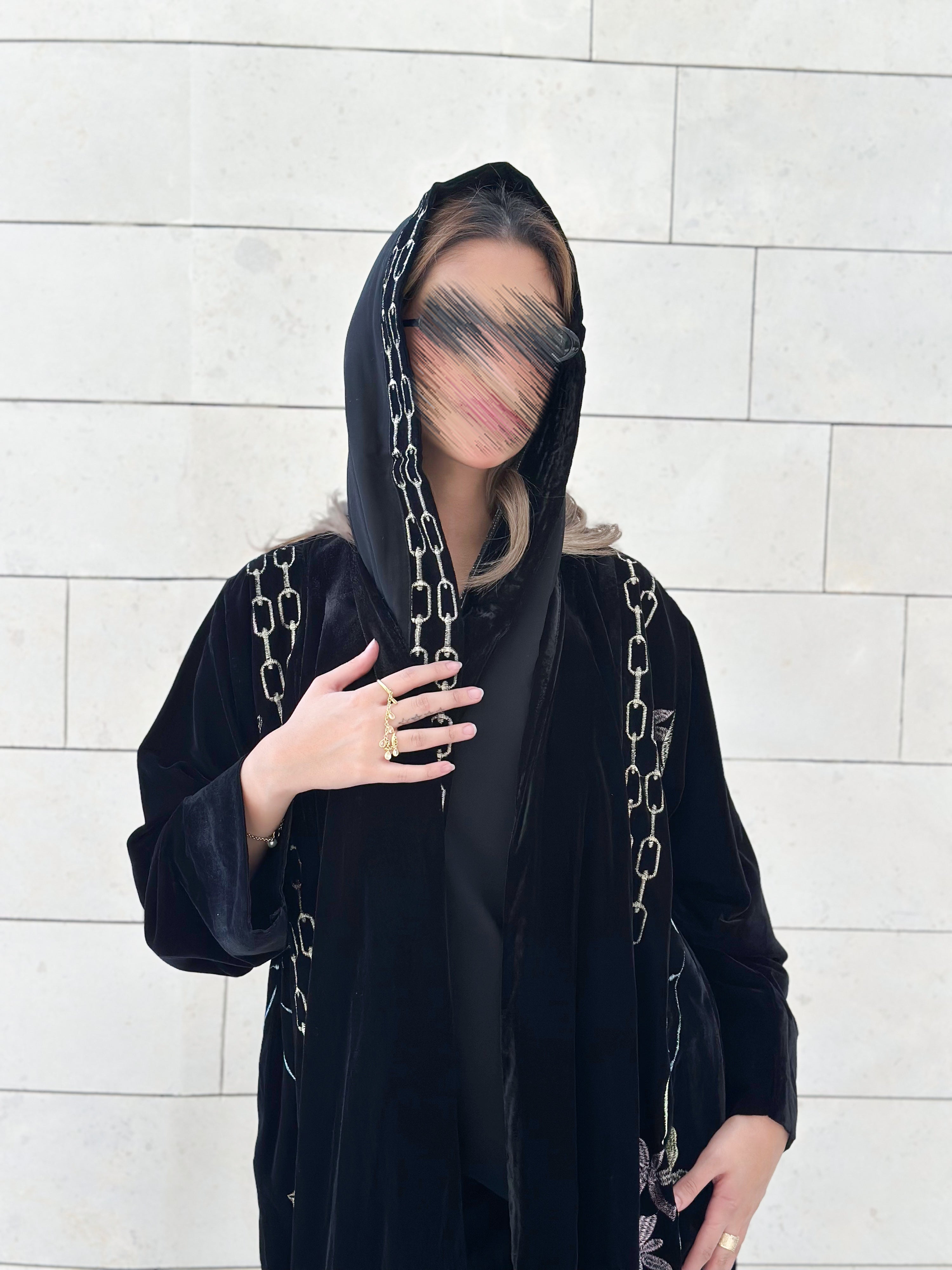 MWT550 - عباية مخمل مطرزة - Aya