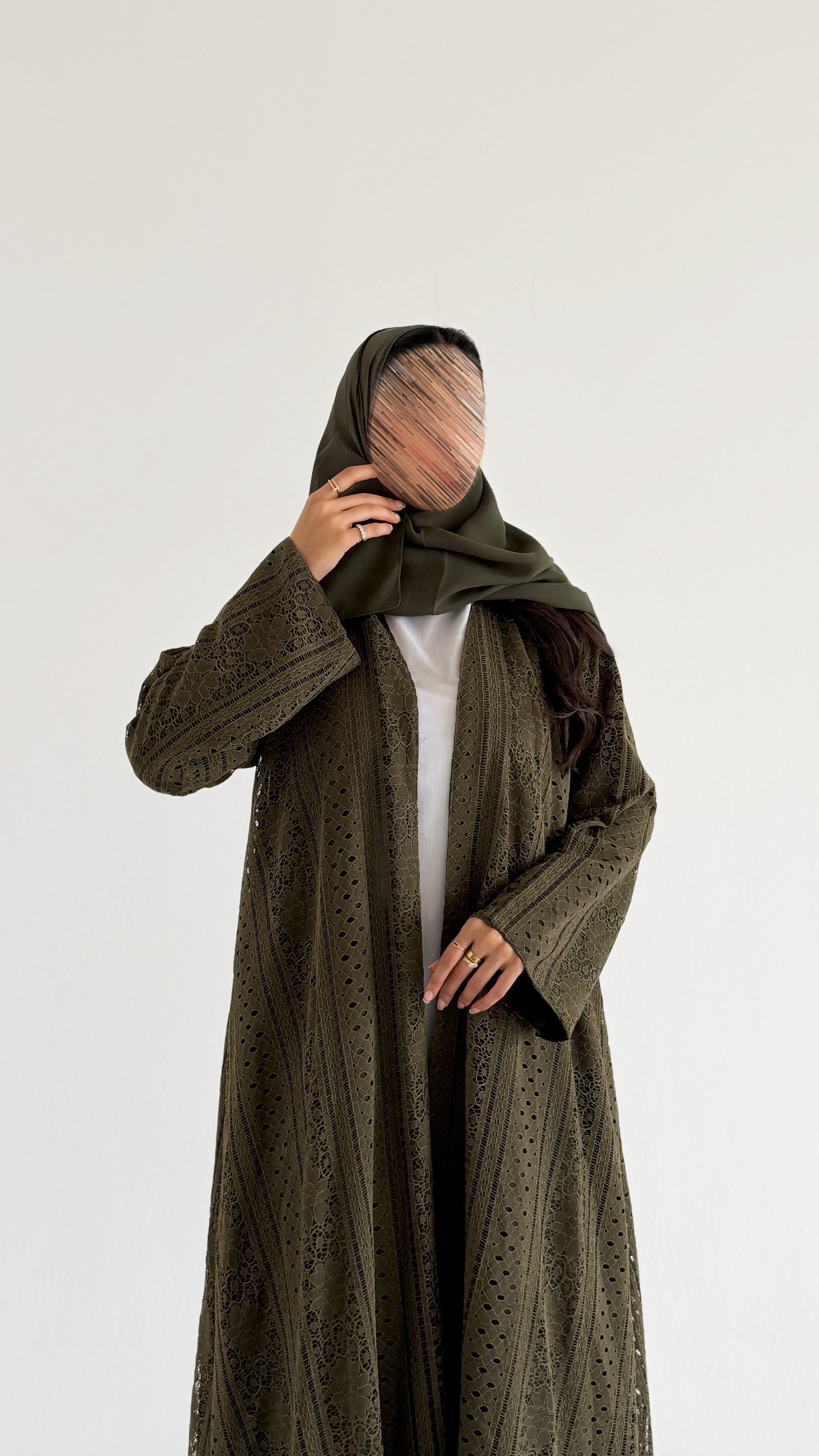 MW2157 -عباية دانتيل مبطن نص كلوش راقيه وحصرية - Aya