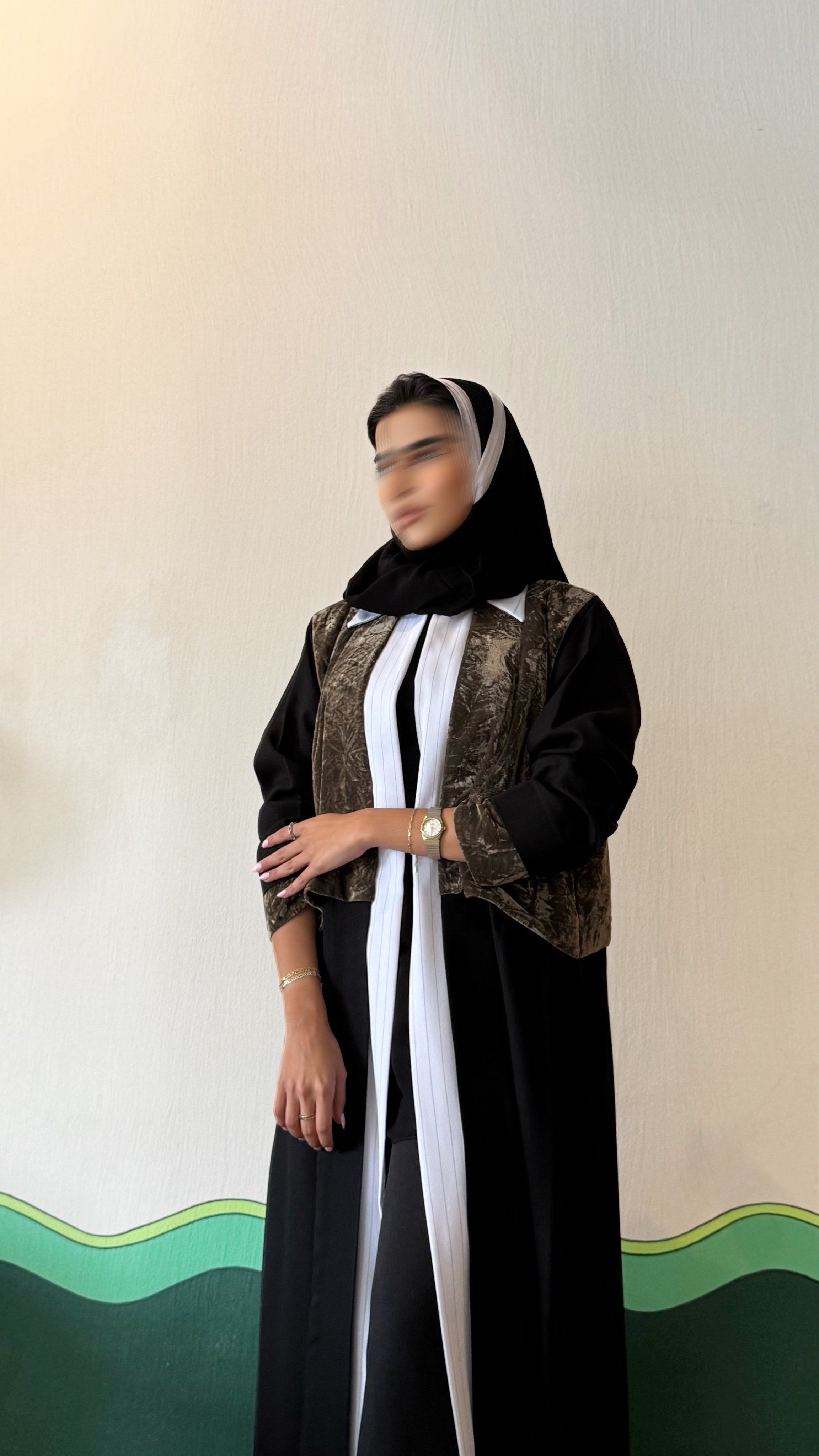 MW1743 - عباية بثلاث خامات بشكل سديري - Aya