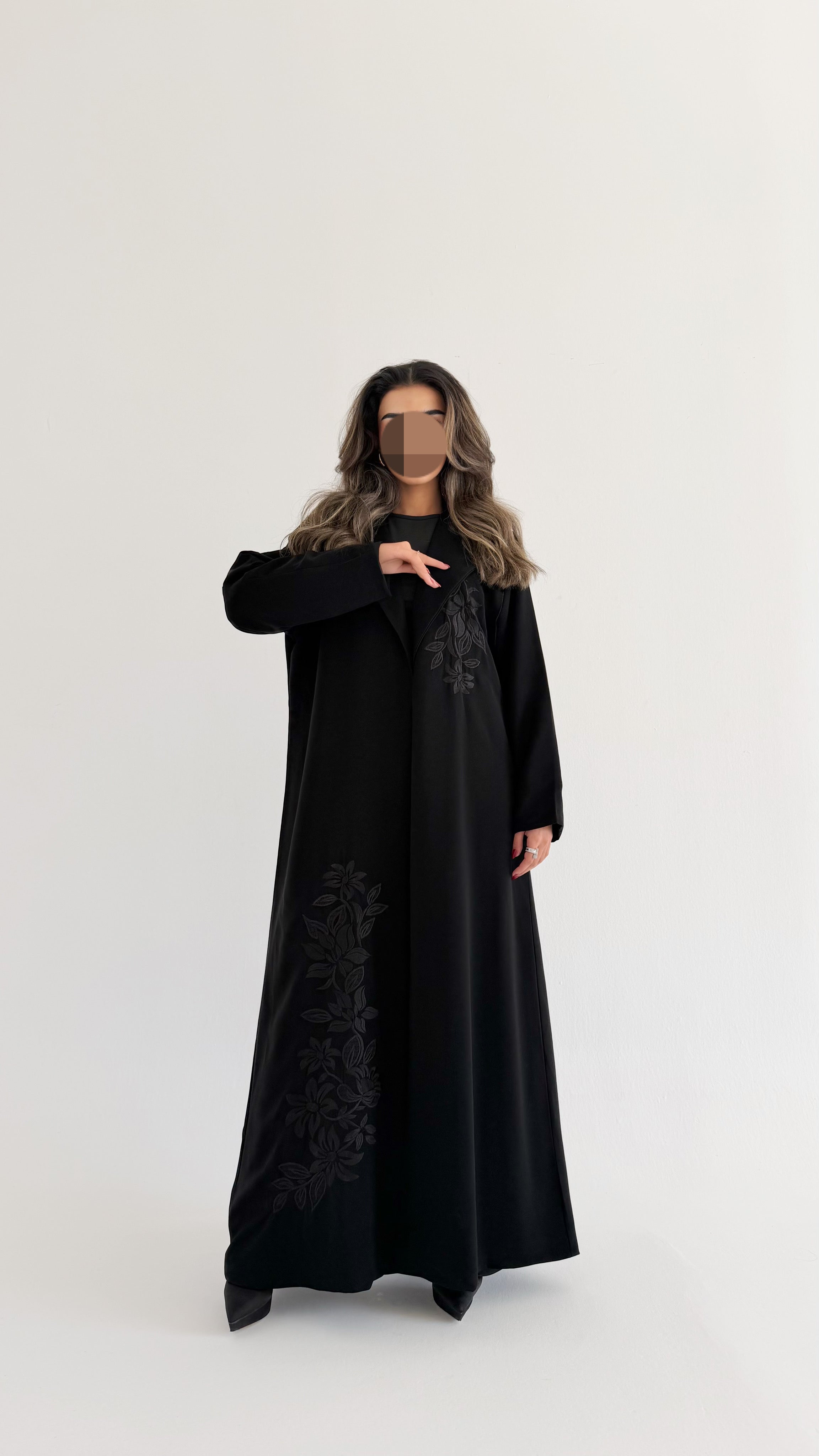 MW2002 -عباية بليزر بتطريز اسود