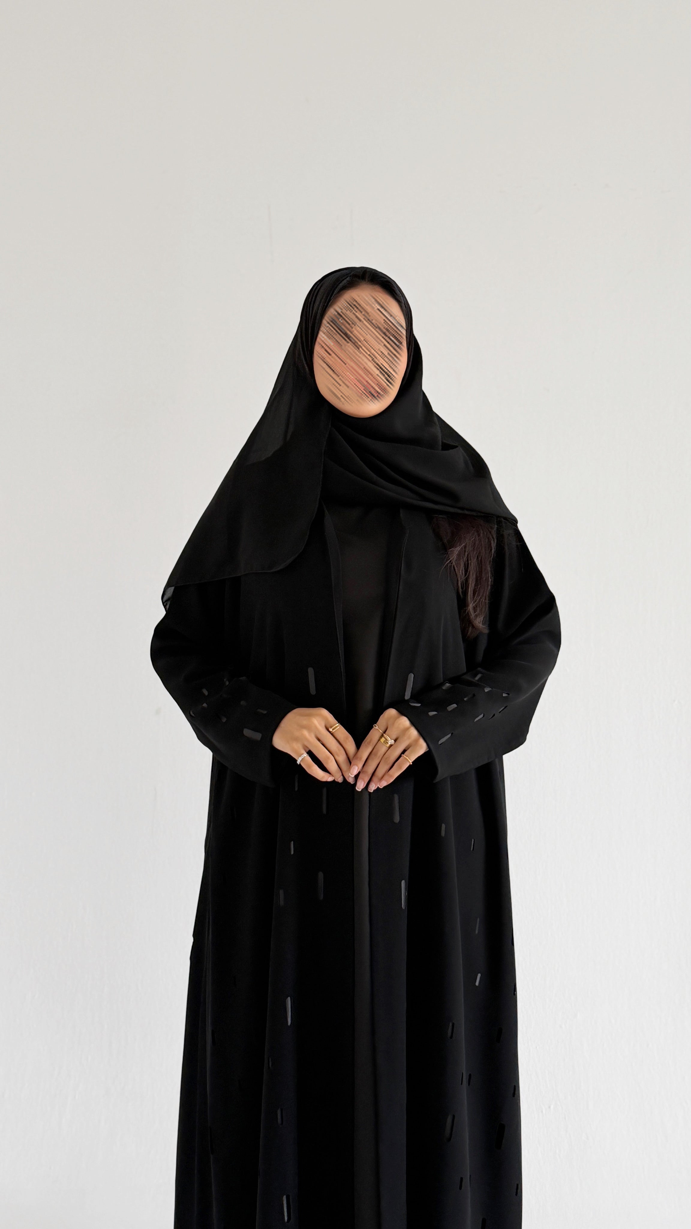 MWT1153 - عباية كريب مع اضافة تخريم صيفي على القماش - Aya