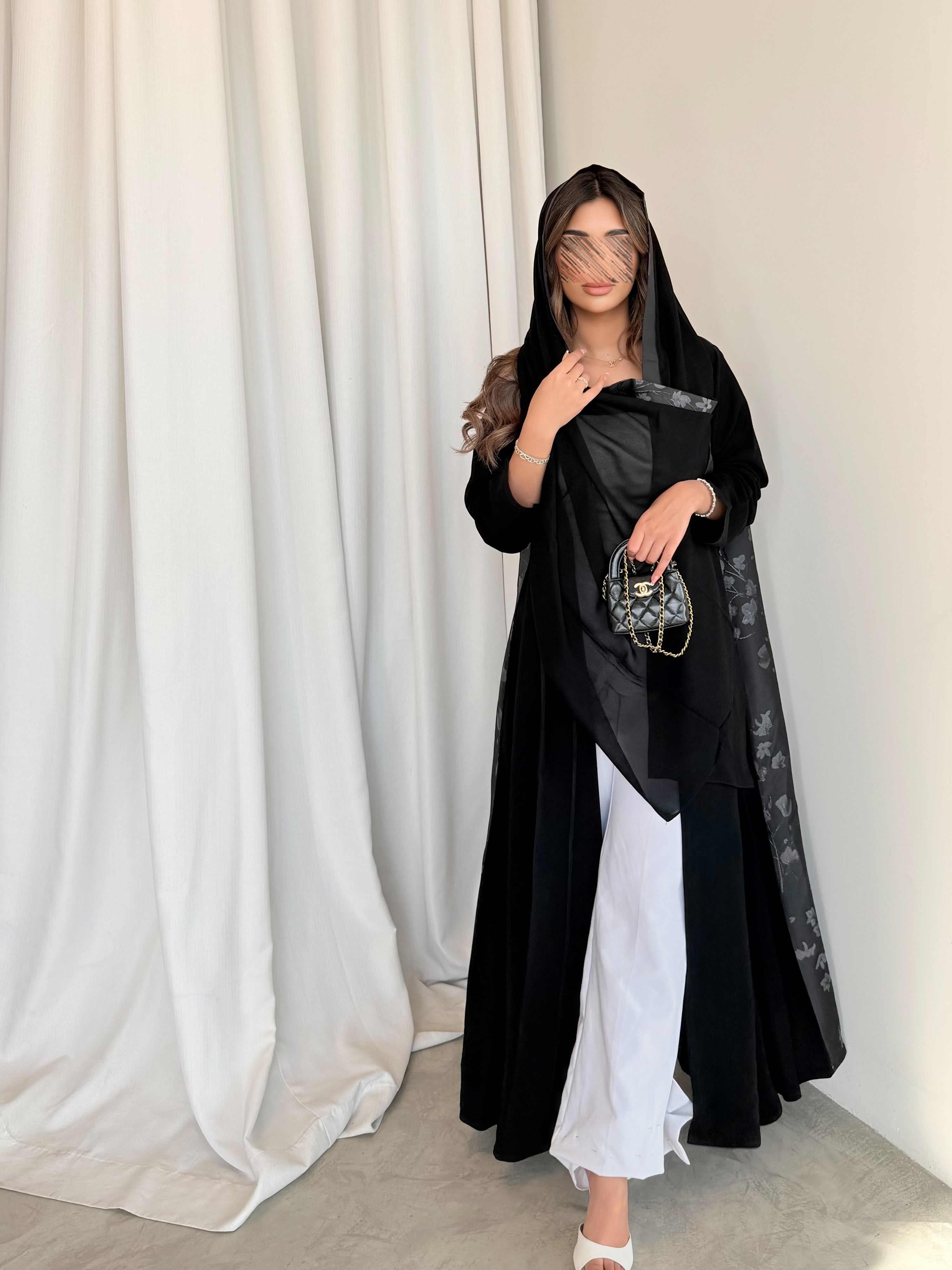 MWT5038 - قماش اسود كريب مع قماش تفته قصة كلوش - Aya