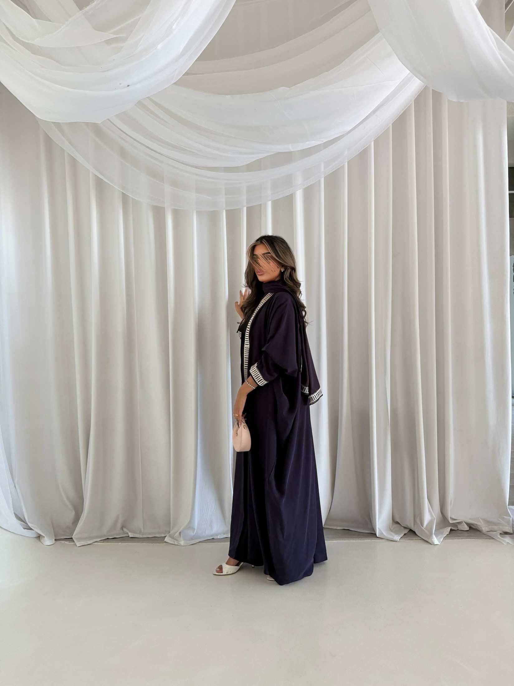 MWT2112 - عباية كريب مع تطريز خفيف من الأمام -Crepe Abaya with Front Embroidery - Aya