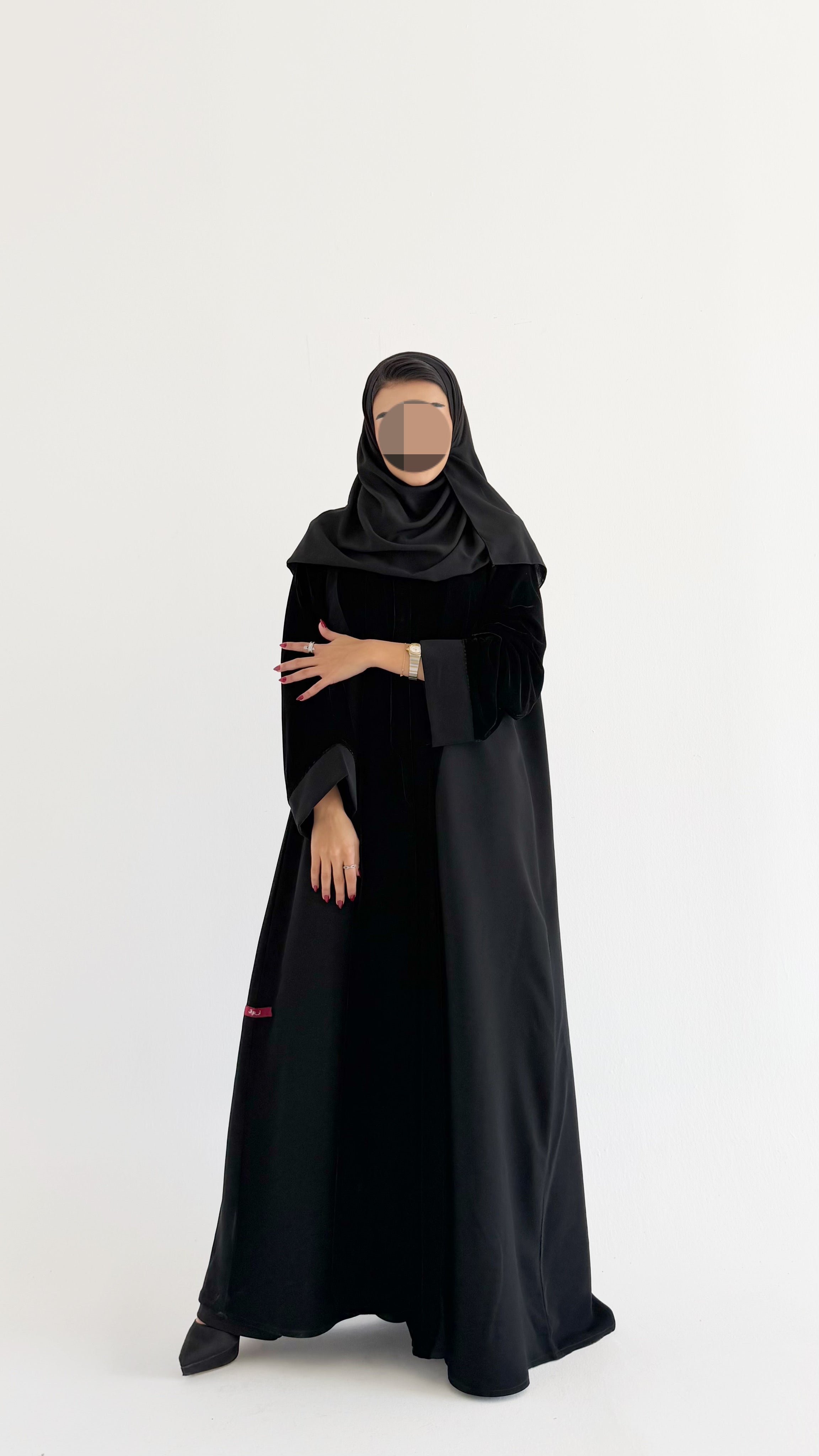 MWE914 - عباية سوداء كريب مخمل قصة كلوش - Aya