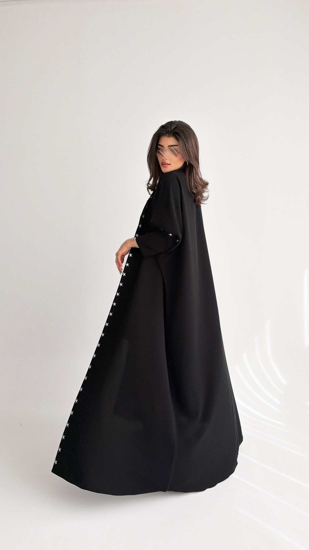 MWT1035 - عبايه اسود بتطريز نجوم - Aya