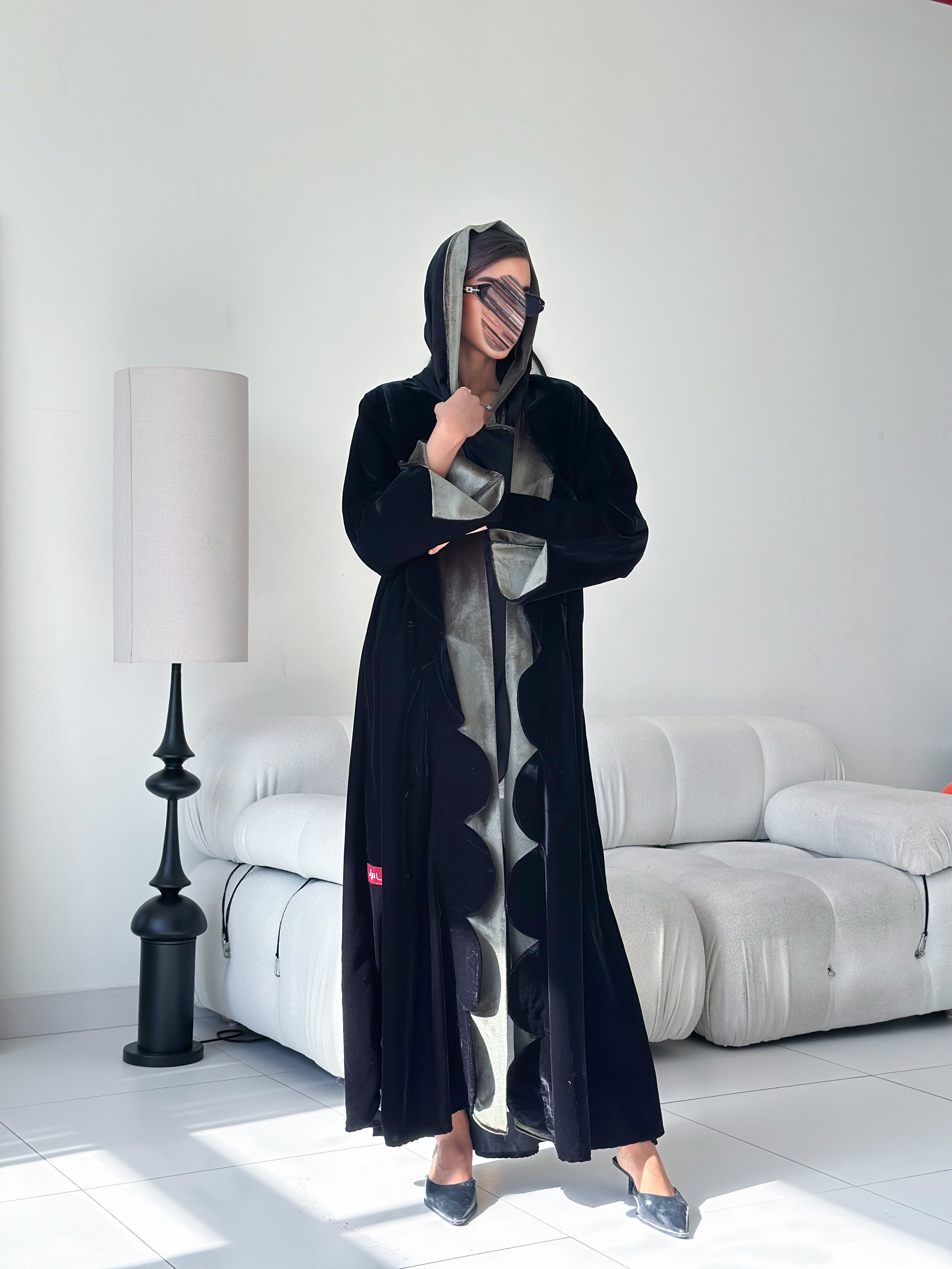 MW645 - Light Crepe Standing with Jacquard Half-Cloche