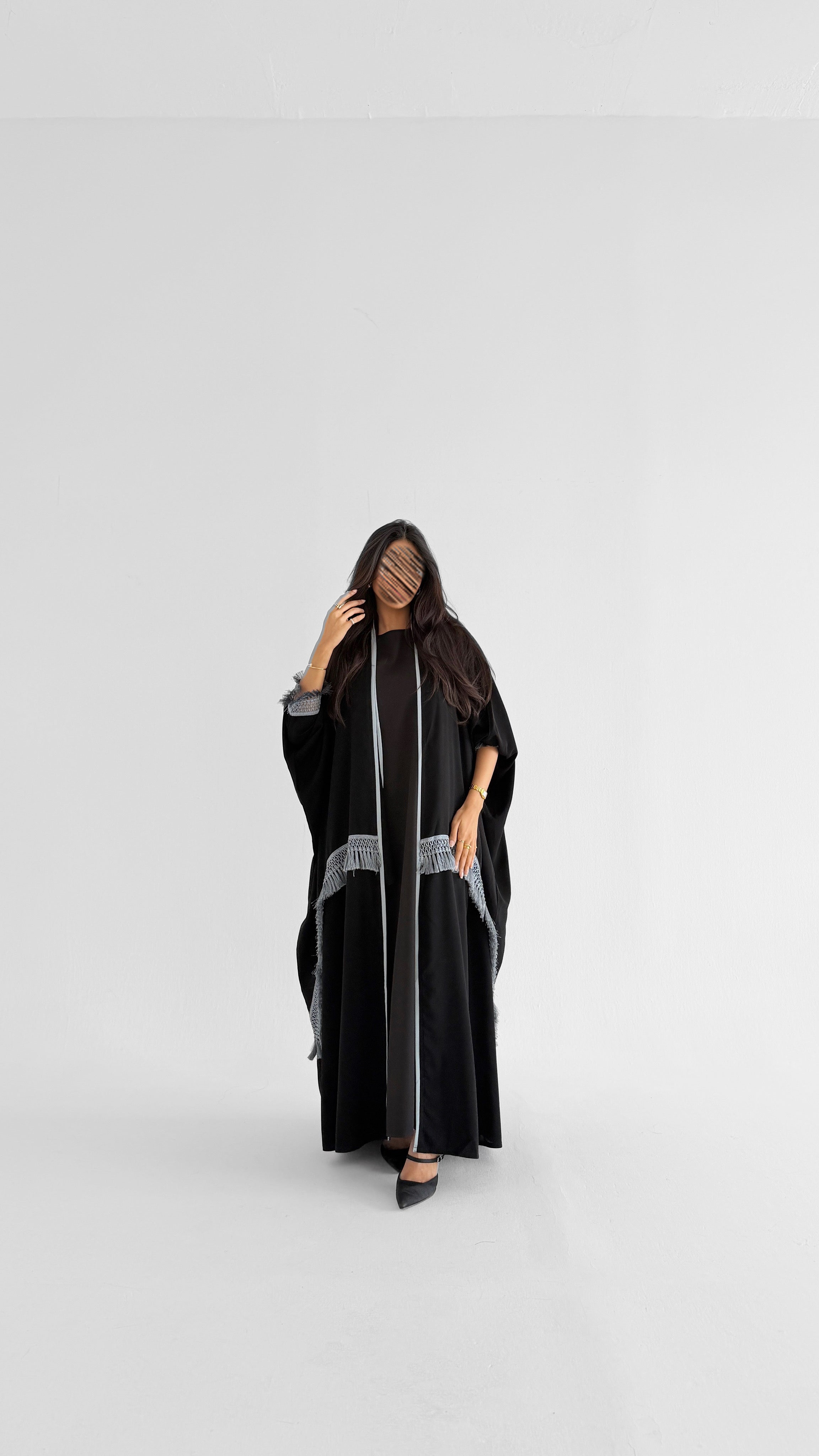 MWT2010 - عباية كريب مع تدخيلة هدب سماوي - Aya