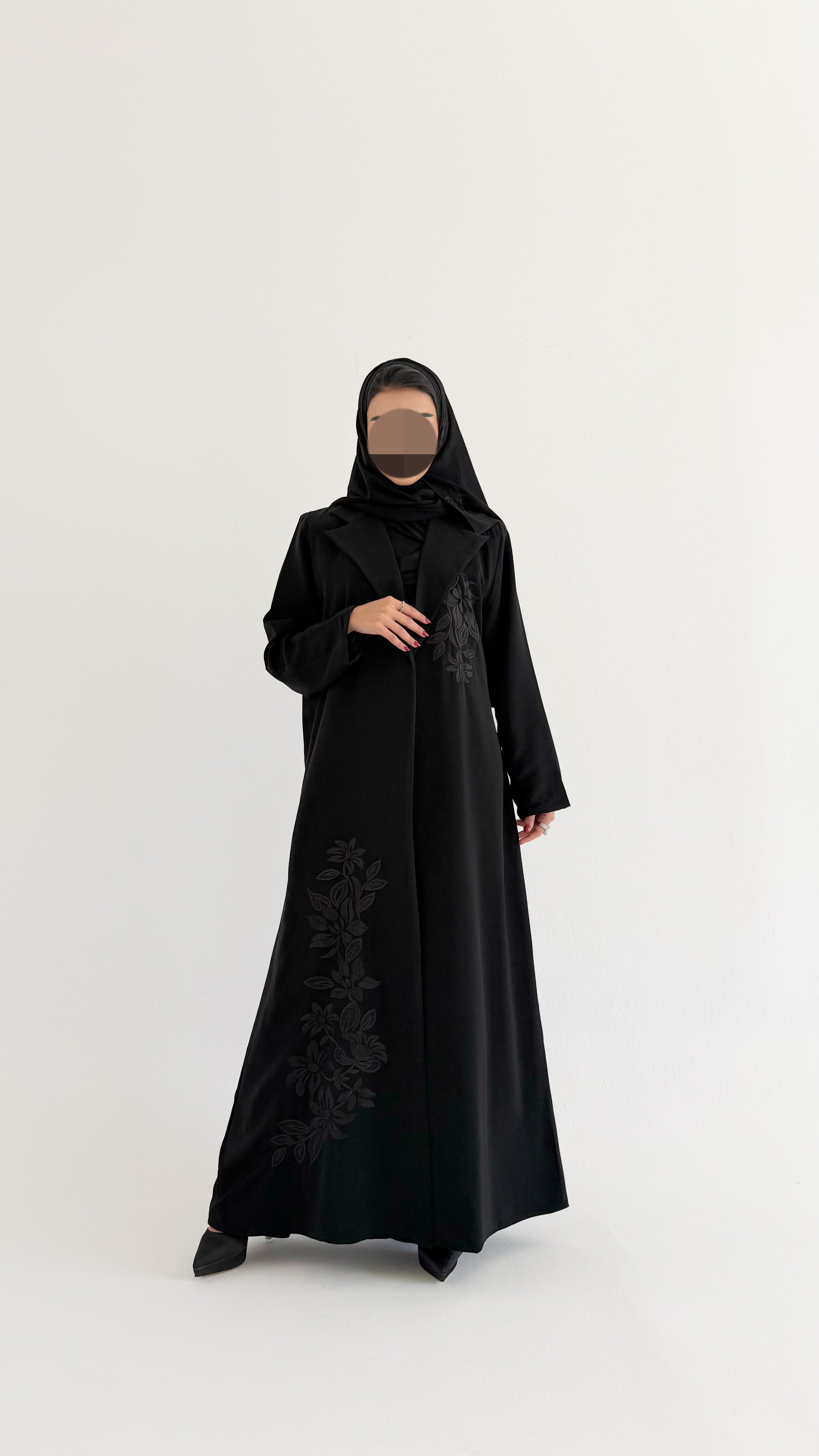 MW2002 -عباية بليزر بتطريز اسود