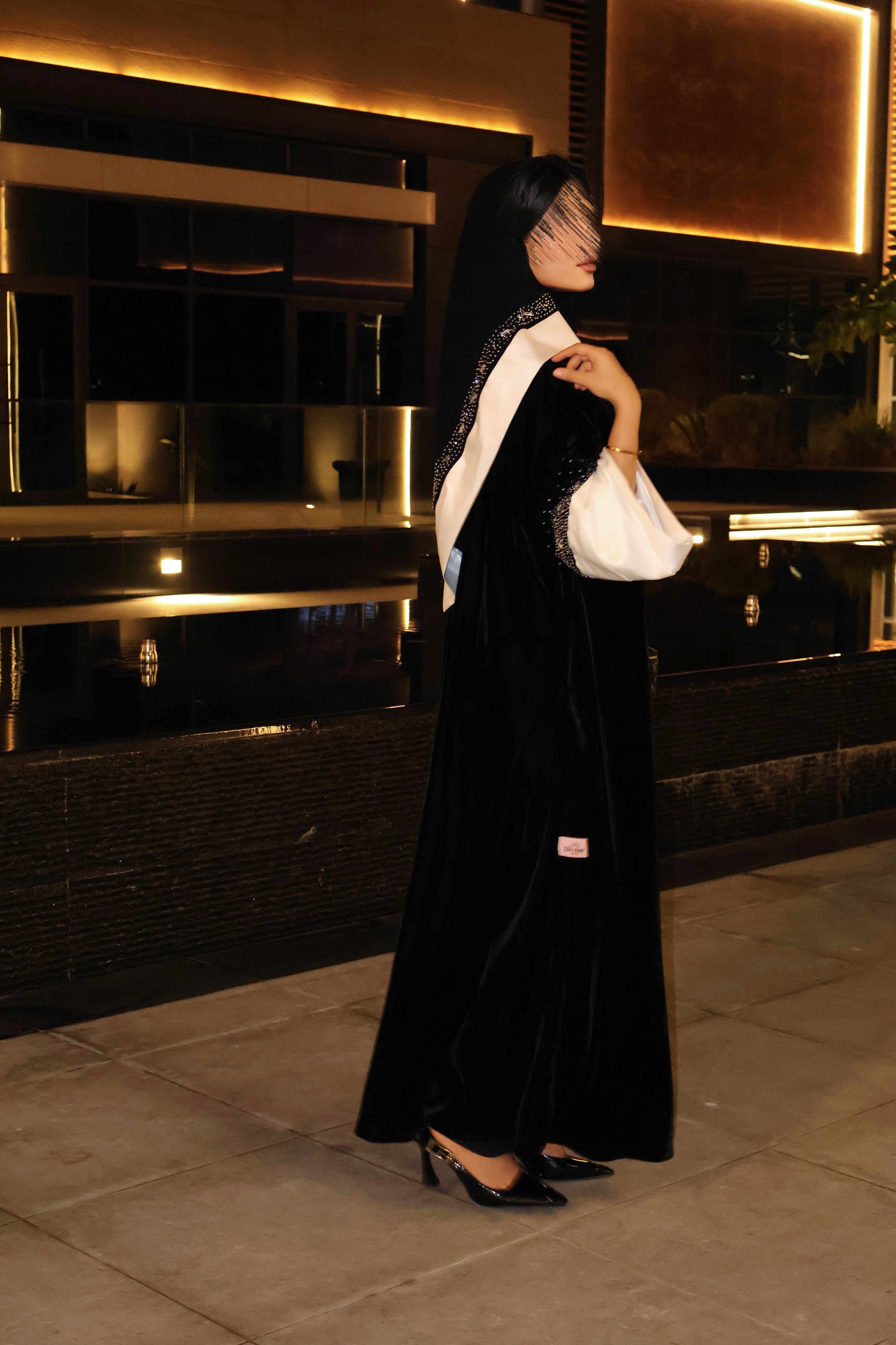 MW645 - Light Crepe Standing with Jacquard Half-Cloche