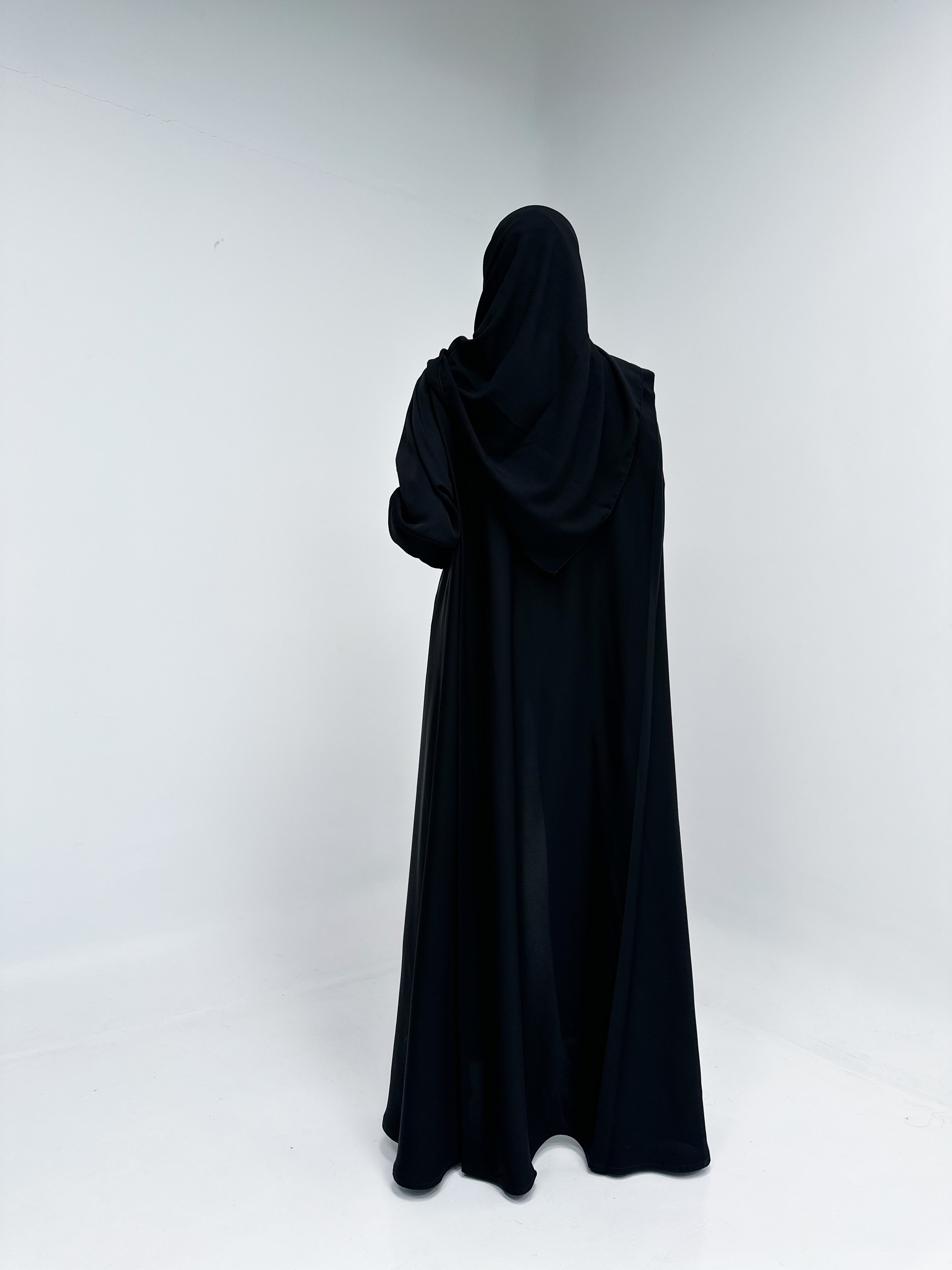 MW645 - Light Crepe Standing with Jacquard Half-Cloche