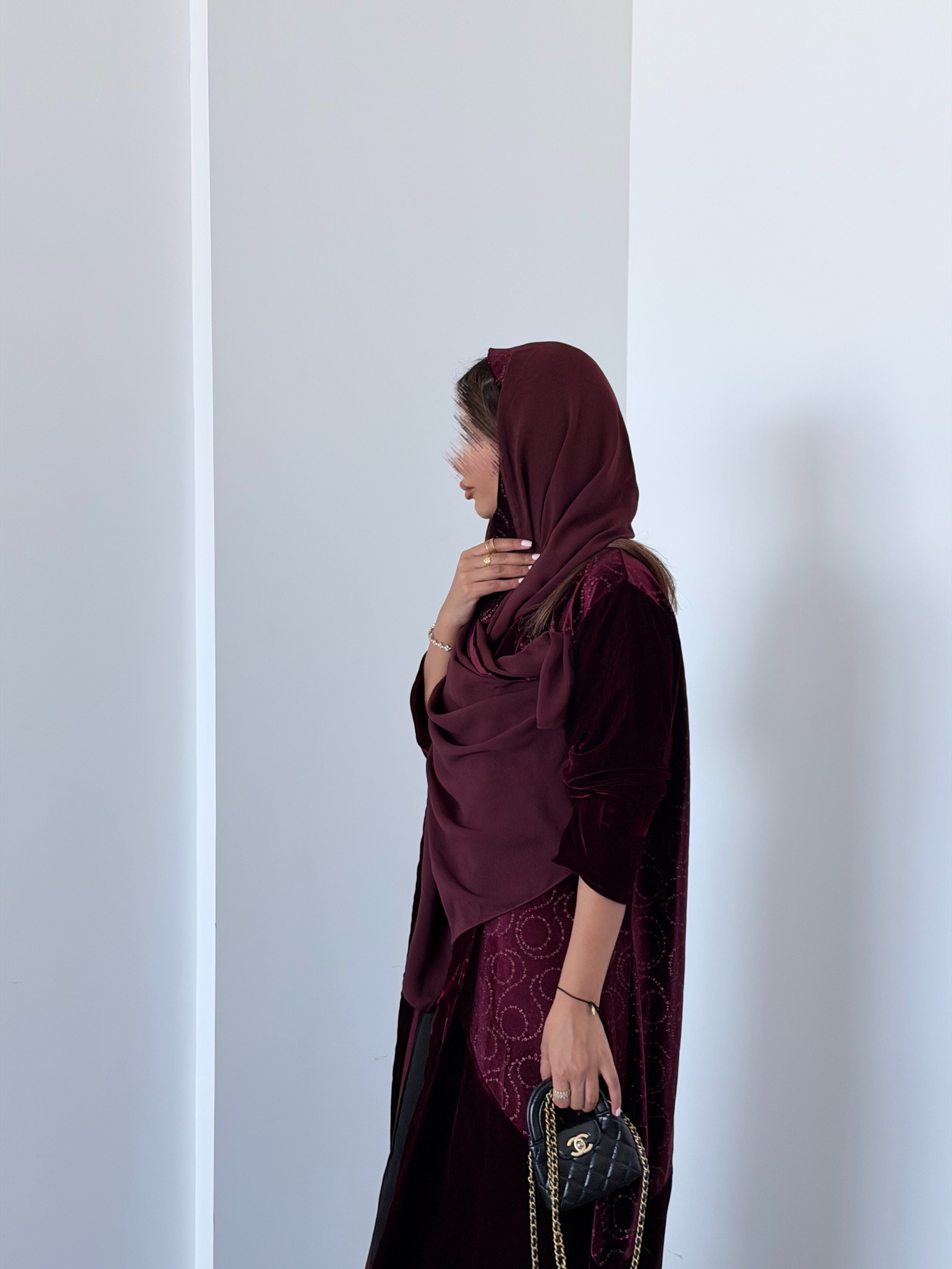 MW645 - Light Crepe Standing with Jacquard Half-Cloche