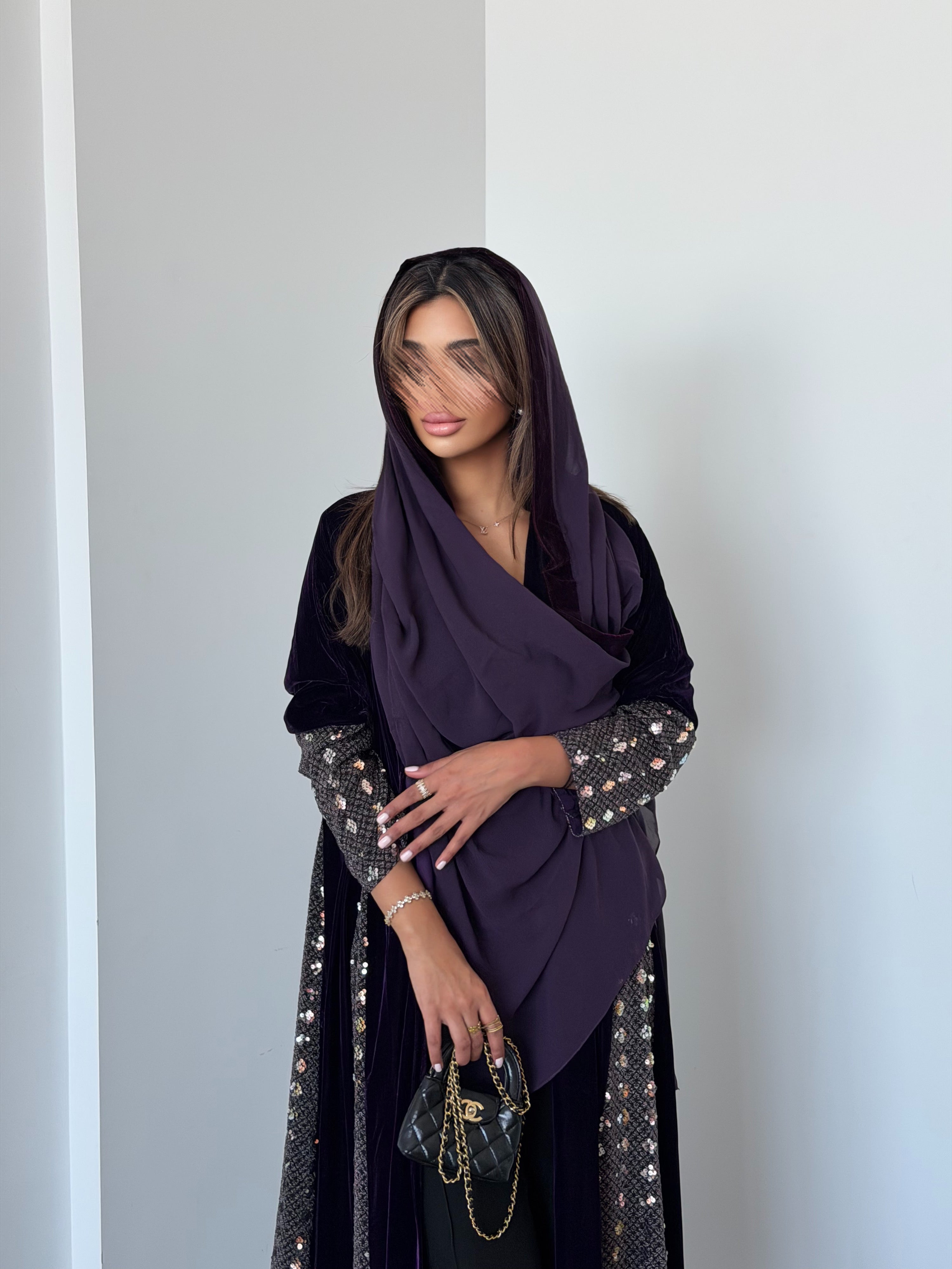 MW645 - Light Crepe Standing with Jacquard Half-Cloche