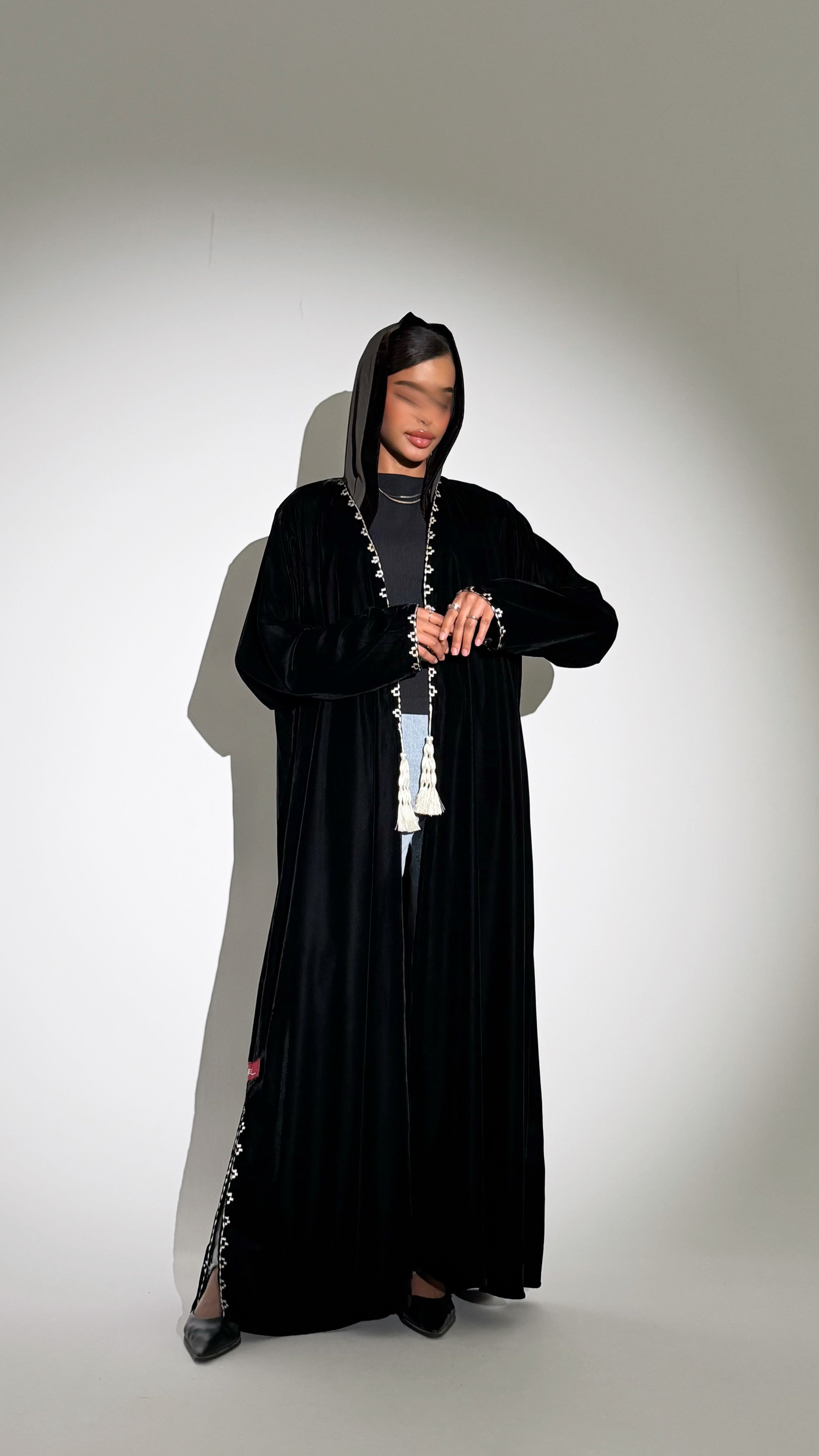 MW645 - Light Crepe Standing with Jacquard Half-Cloche