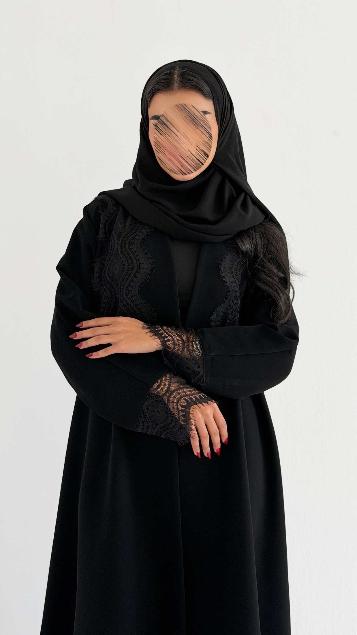 MWT1010 - عباية مع تدخيلة دانتيل بشكل راقي - Aya