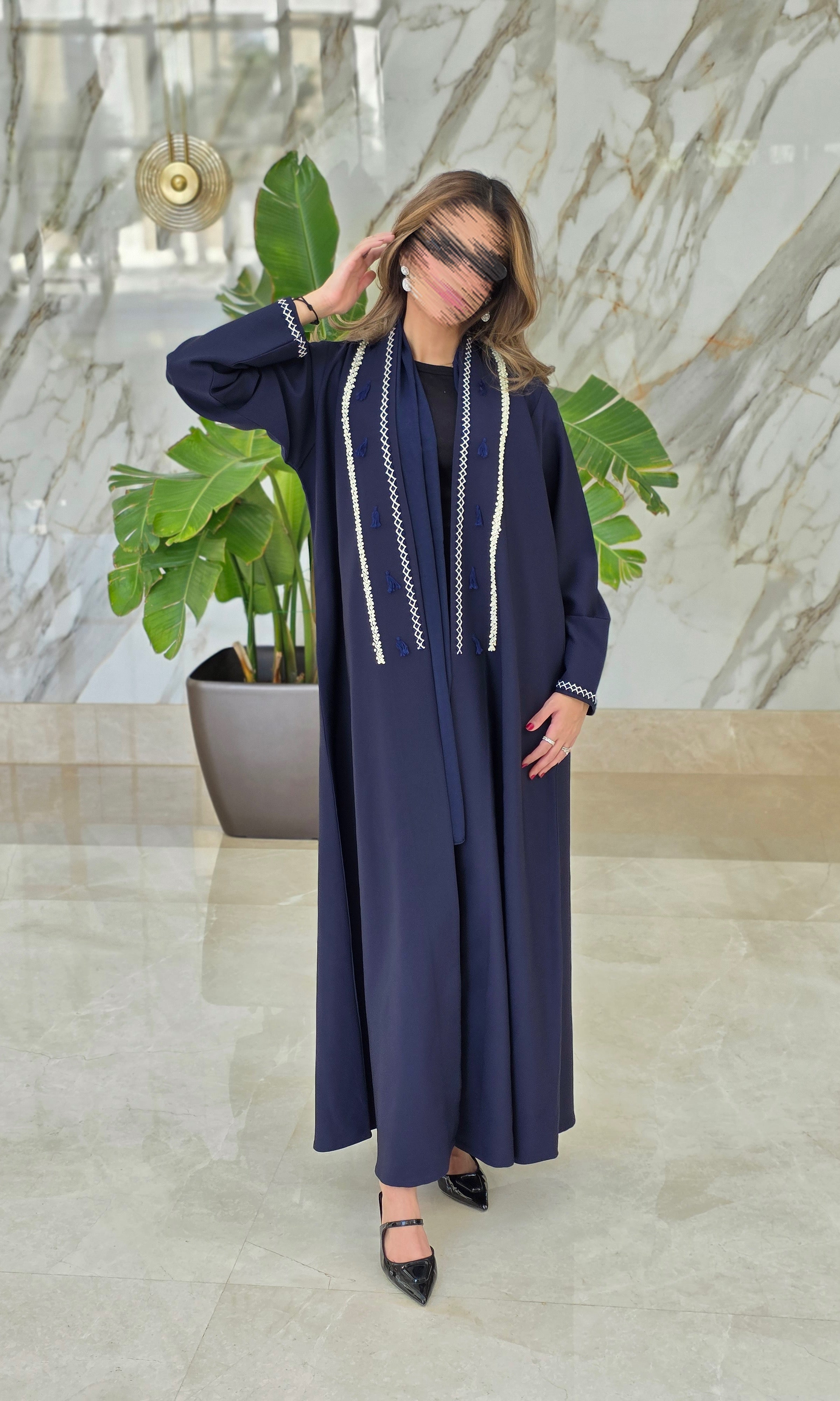 MWT661 - عباية كحلي تطريز من الامام - Aya