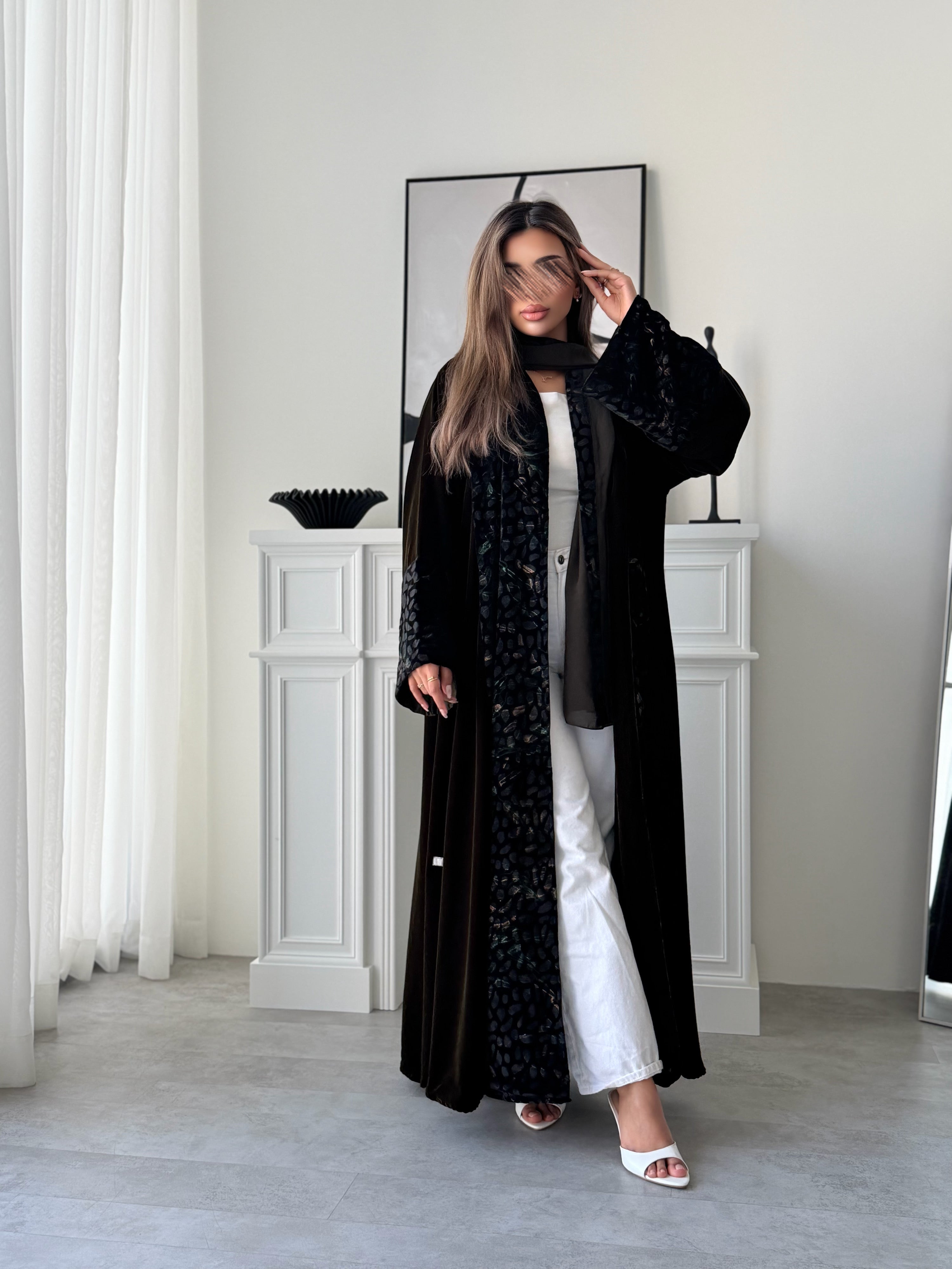 MWT5000 - عبايةمخمل زيتي مع طباعة - Aya