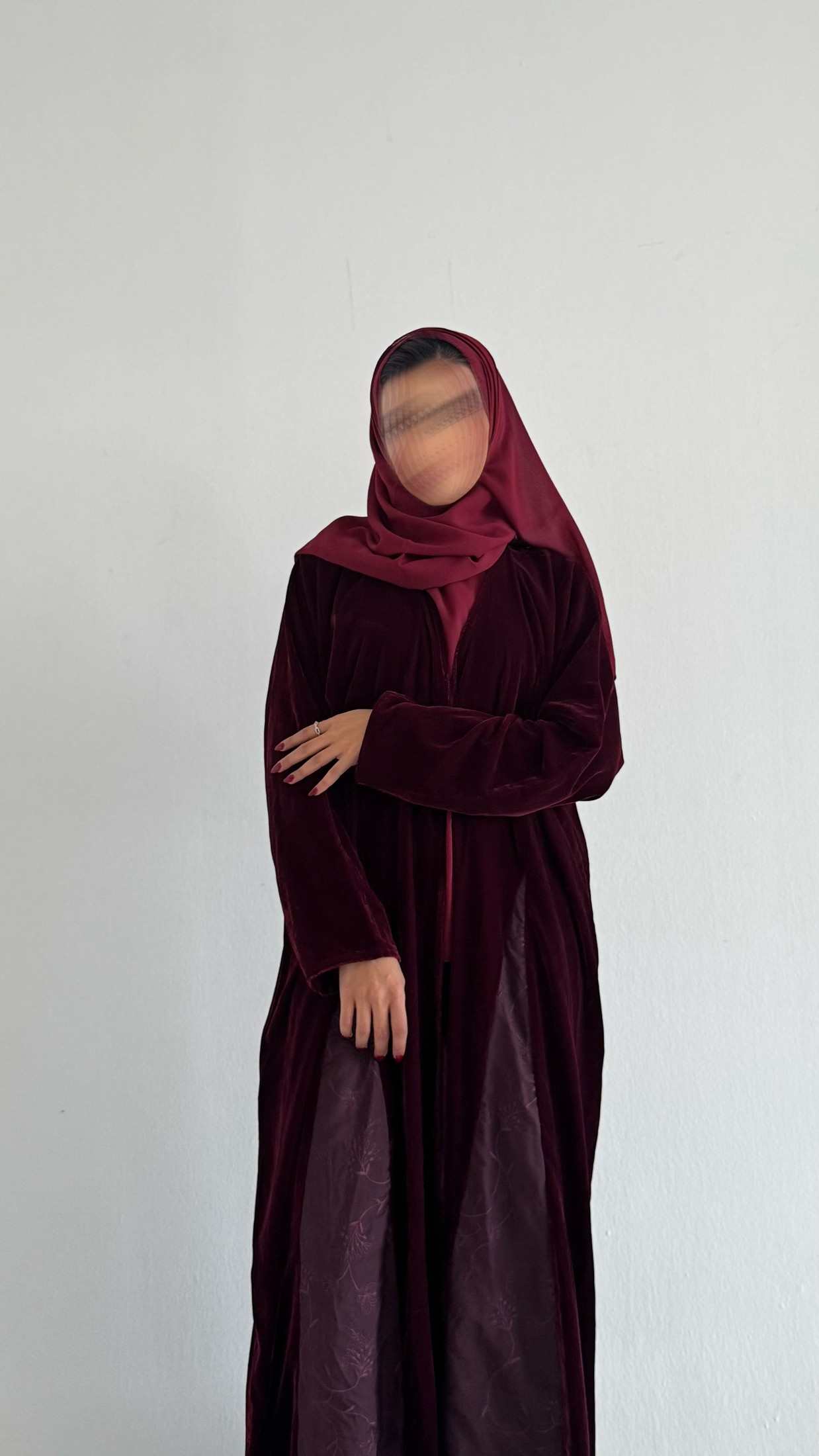 MWT532 - عباية عنابي مع تدخيلة دانتيل - Aya