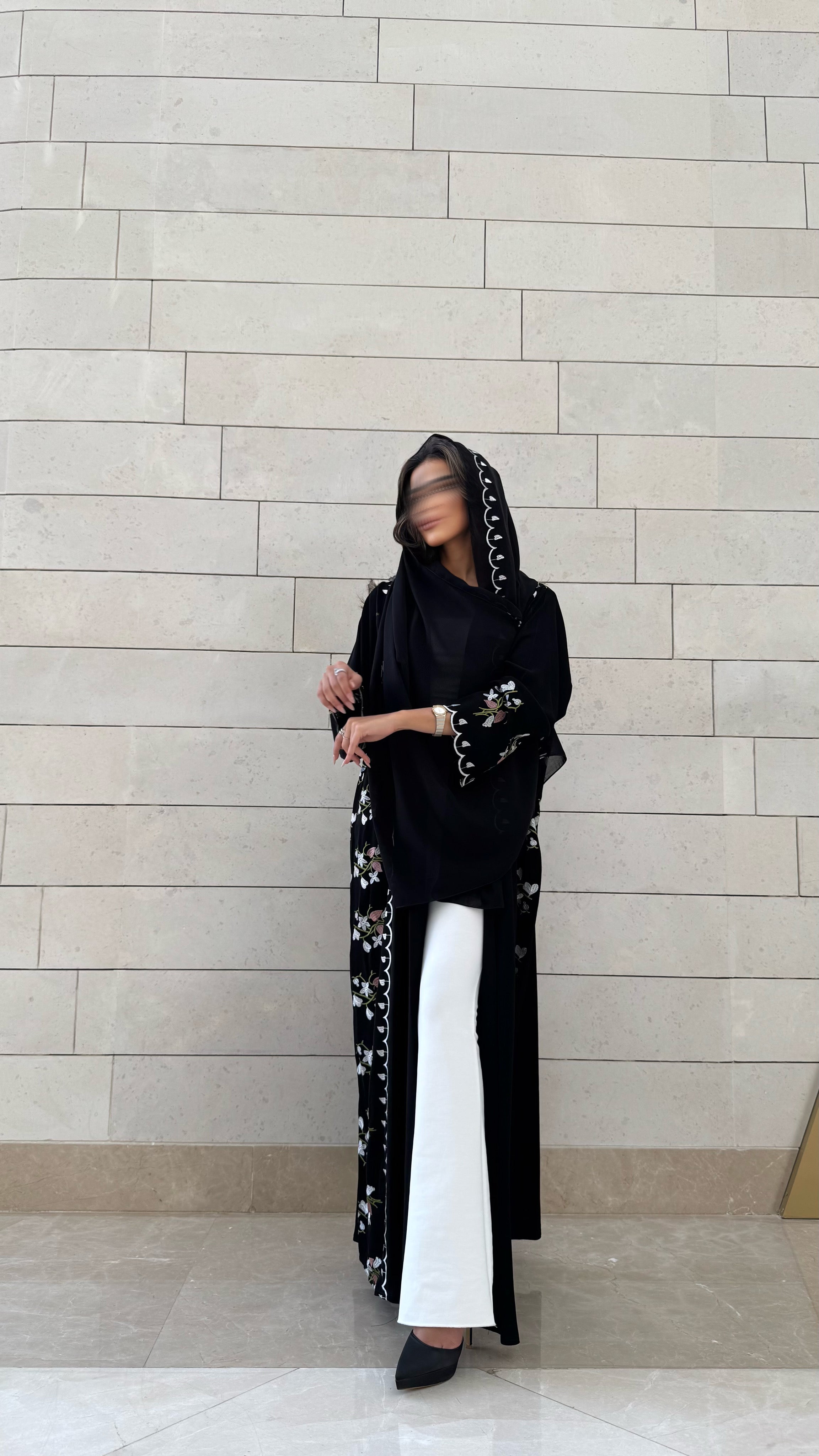 MW645 - Light Crepe Standing with Jacquard Half-Cloche