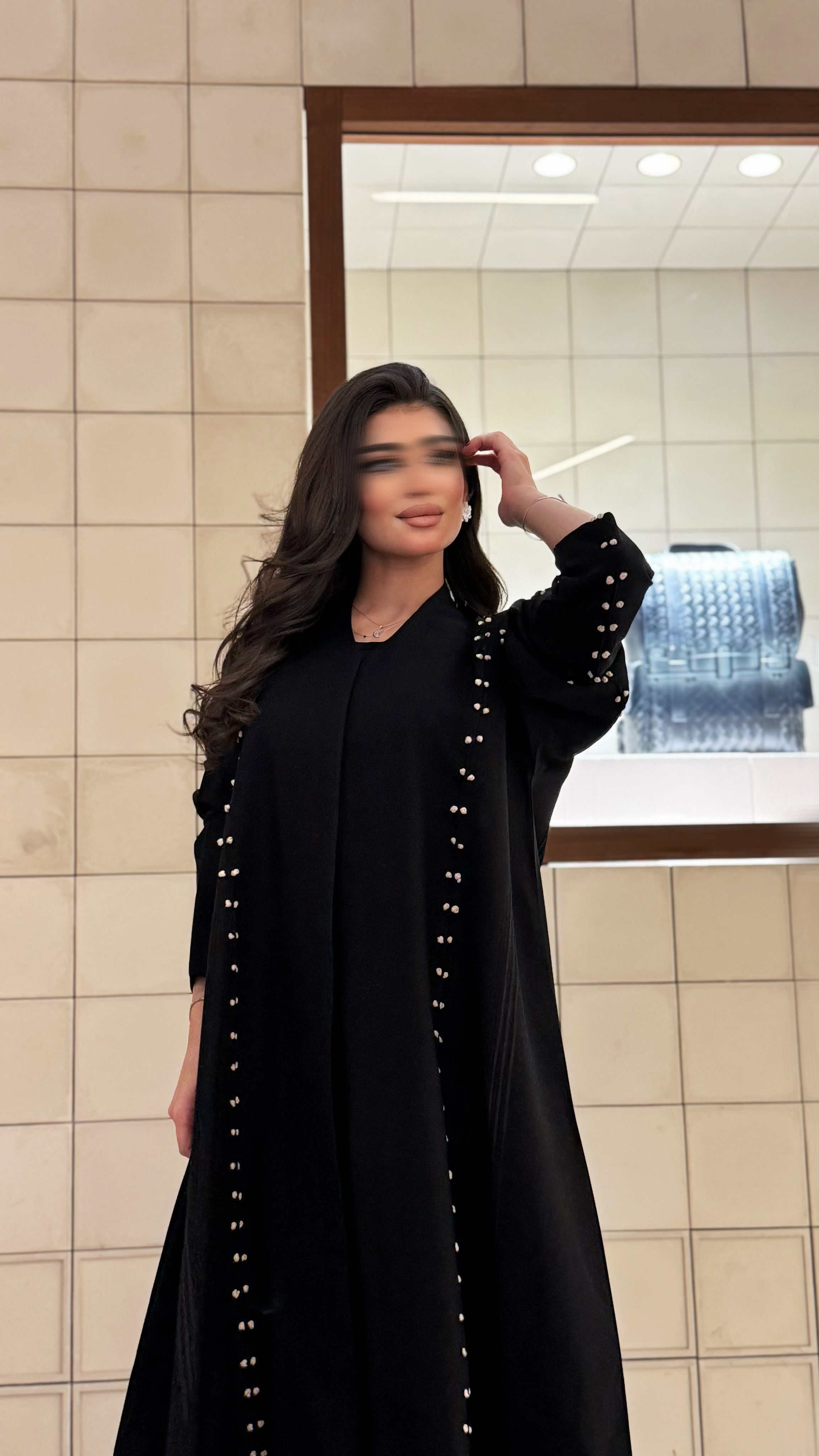 MW1266 - عباية سوداء بتطريز يدوي ابيض - Aya