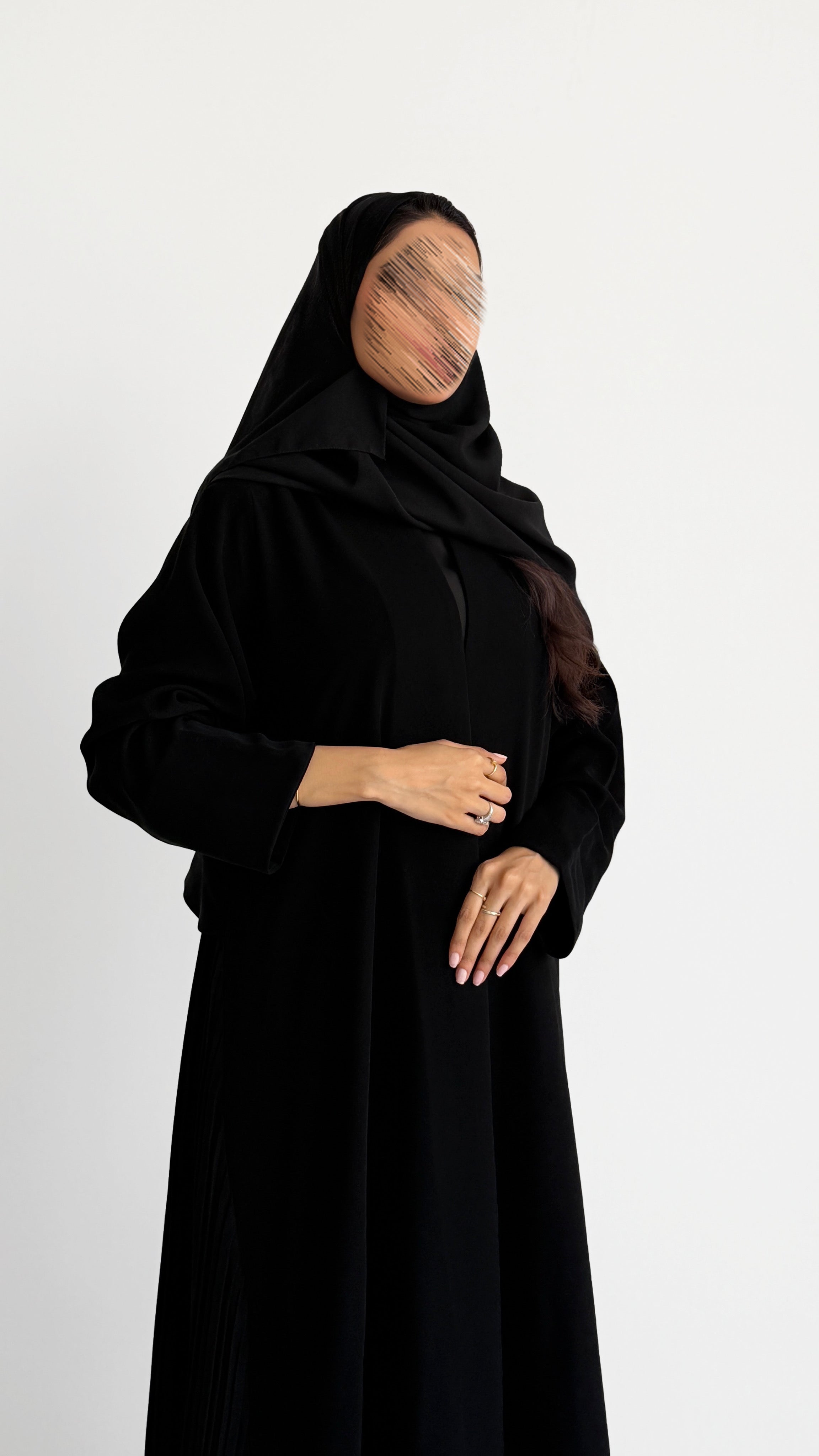 MWT1172 - عباية اسود بكسرات من الخلف - Aya