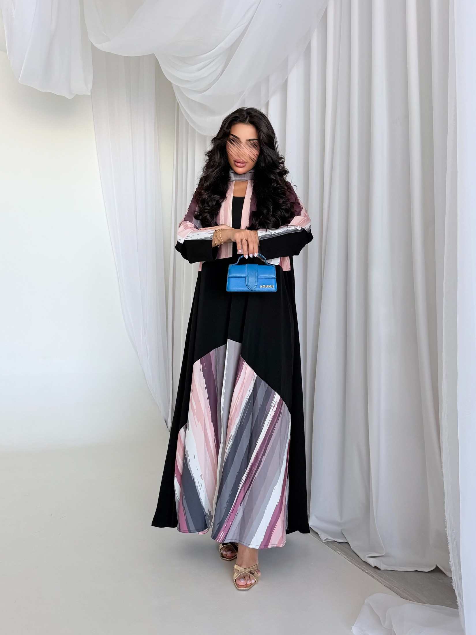 MWT5221 - عبايه يوميه اسود مع تدخيلات طباعه - Aya