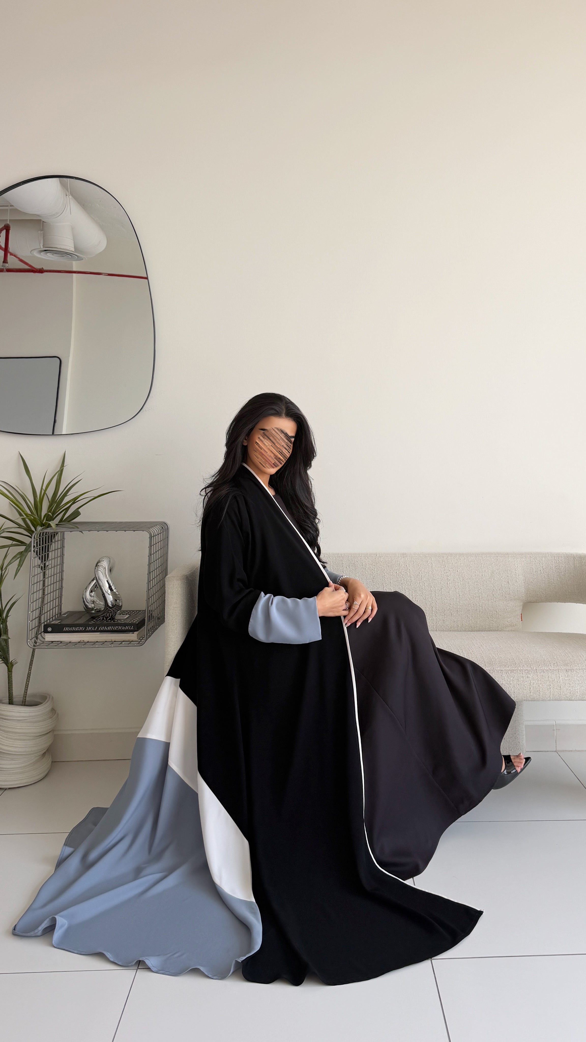 MWT1254 - عباية اسود بتدخيله سماوي - Aya