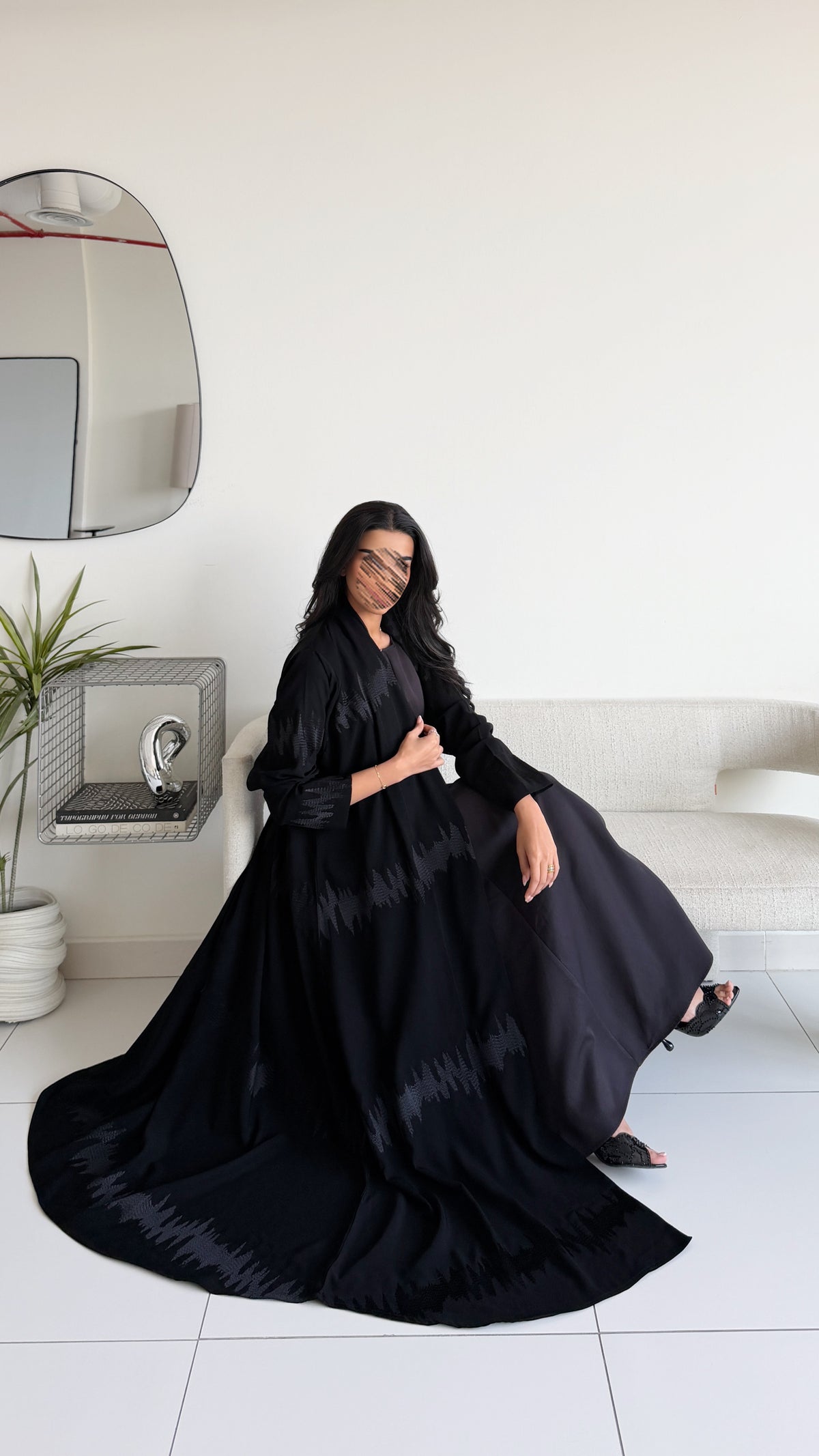 MW461 - عباية سوداء مطرزة اسود - Aya