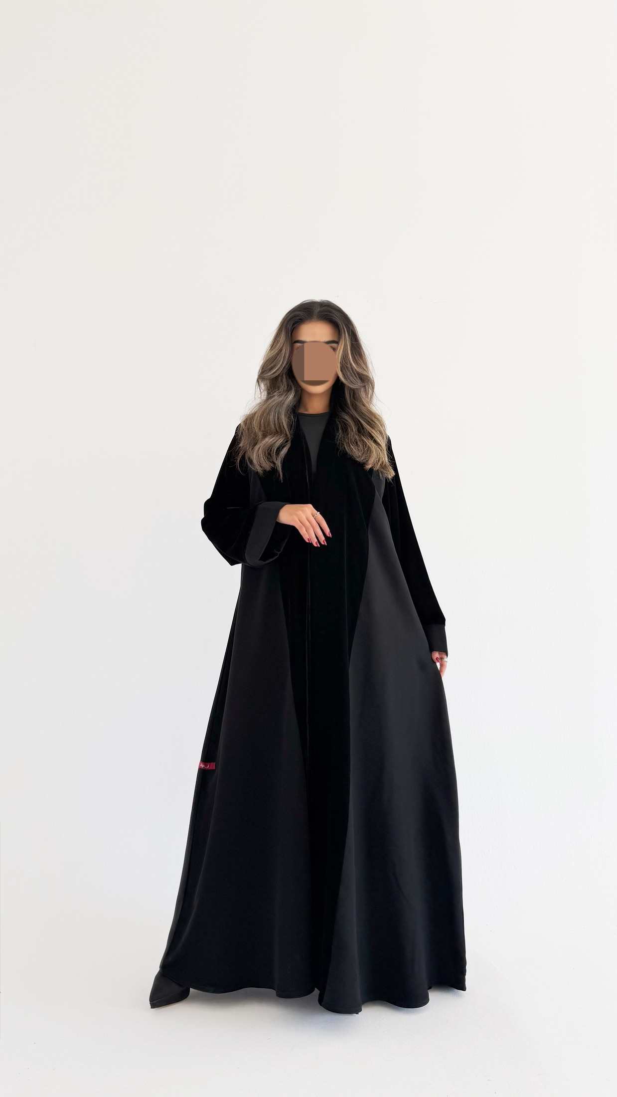 MWE914 - عباية سوداء كريب مخمل قصة كلوش - Aya