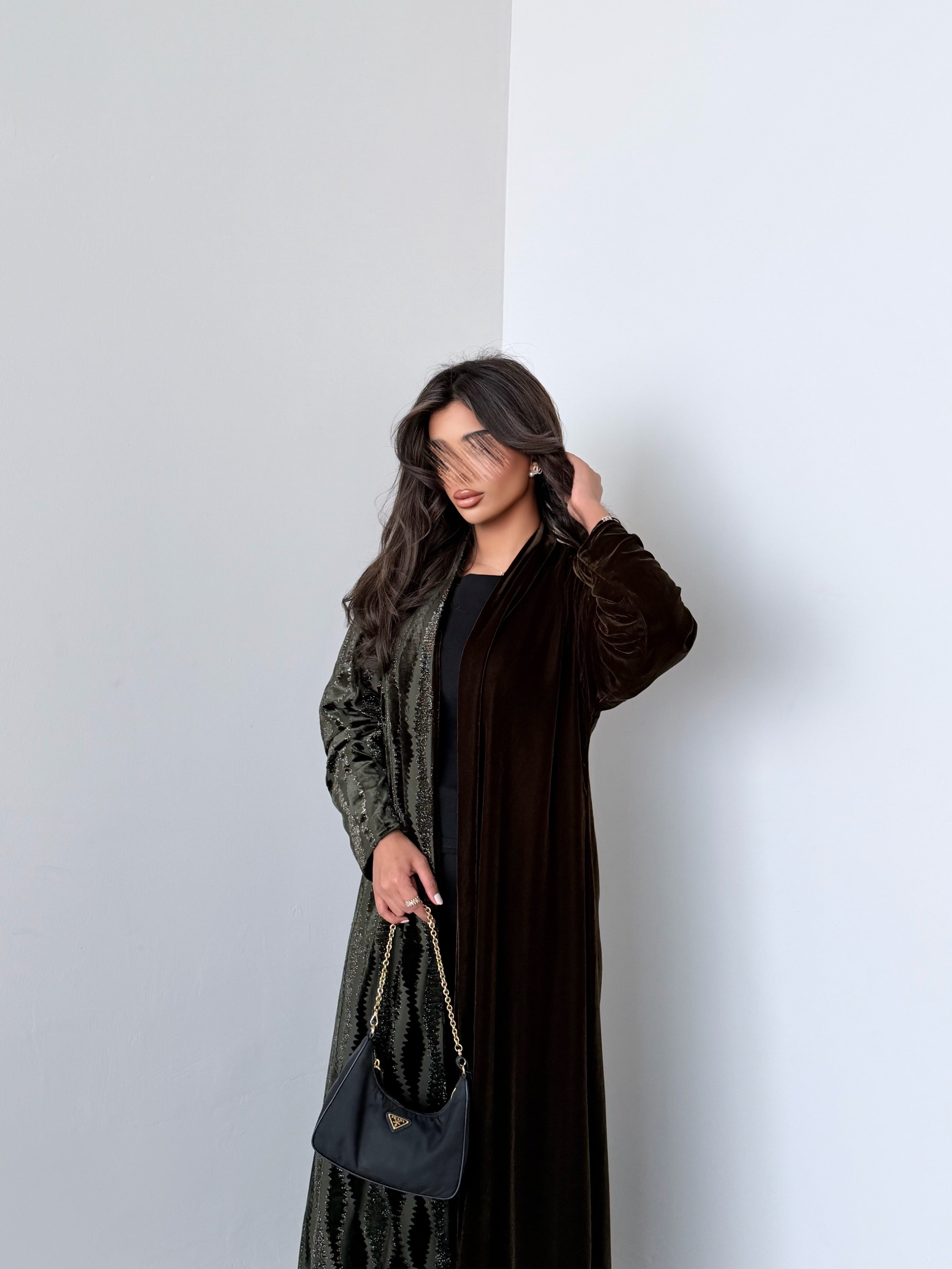 MW645 - Light Crepe Standing with Jacquard Half-Cloche