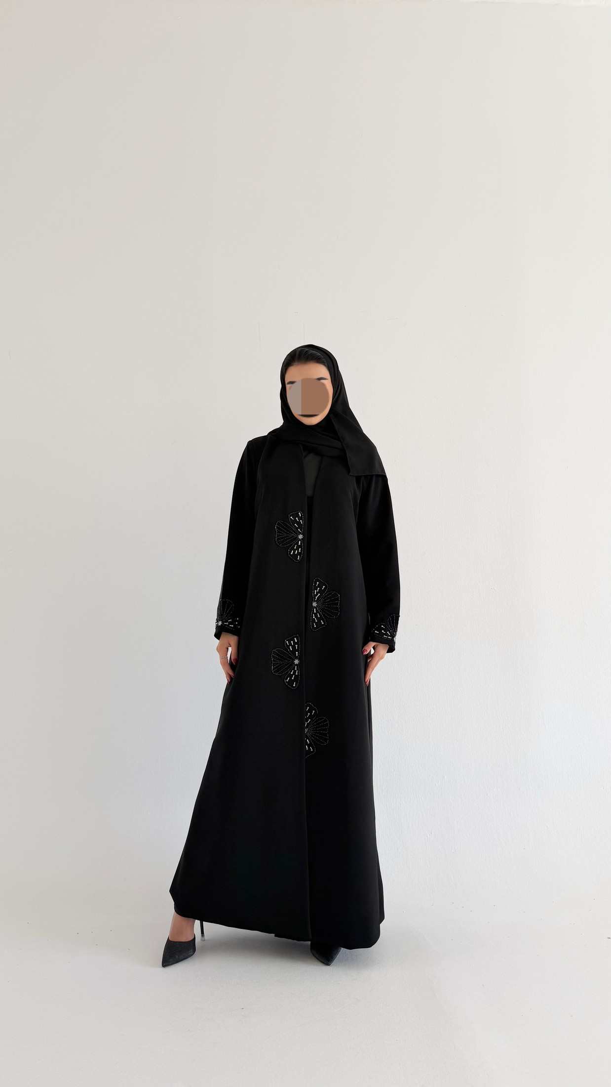 MW1793 - عباية قماش كوبرا شغل يدوي - Aya