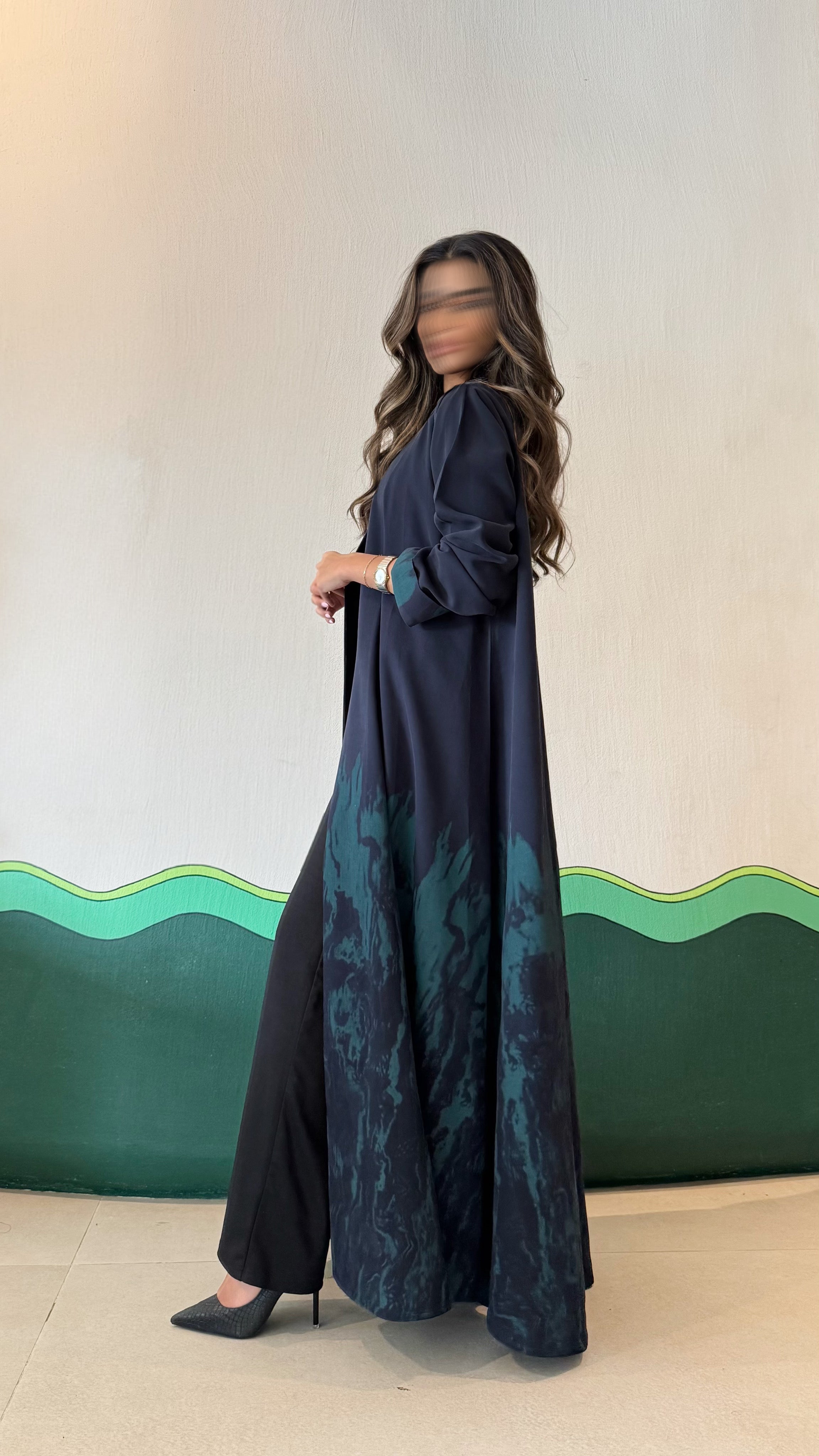 MW645 - Light Crepe Standing with Jacquard Half-Cloche