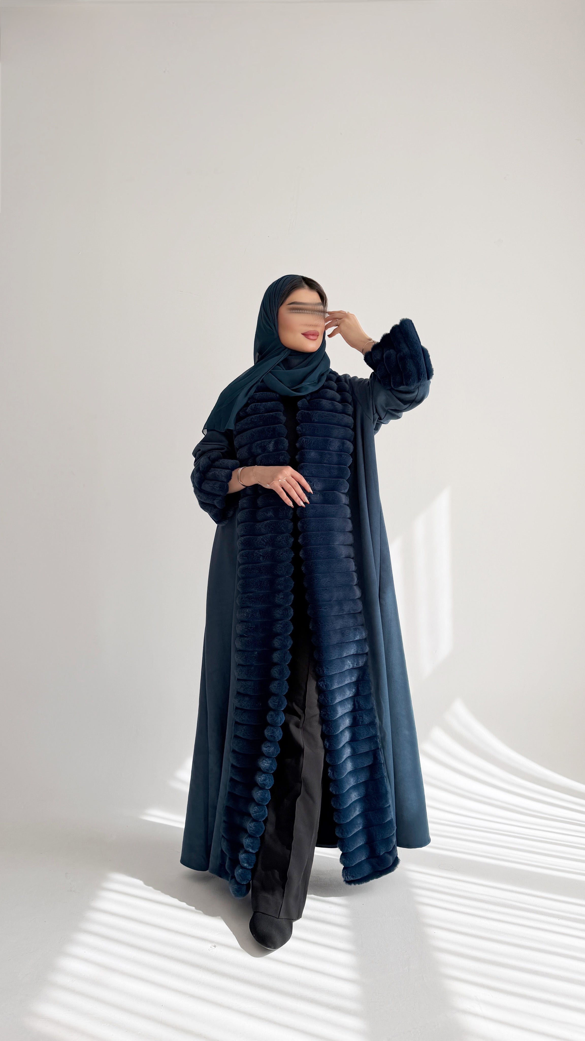 MW645 - Light Crepe Standing with Jacquard Half-Cloche